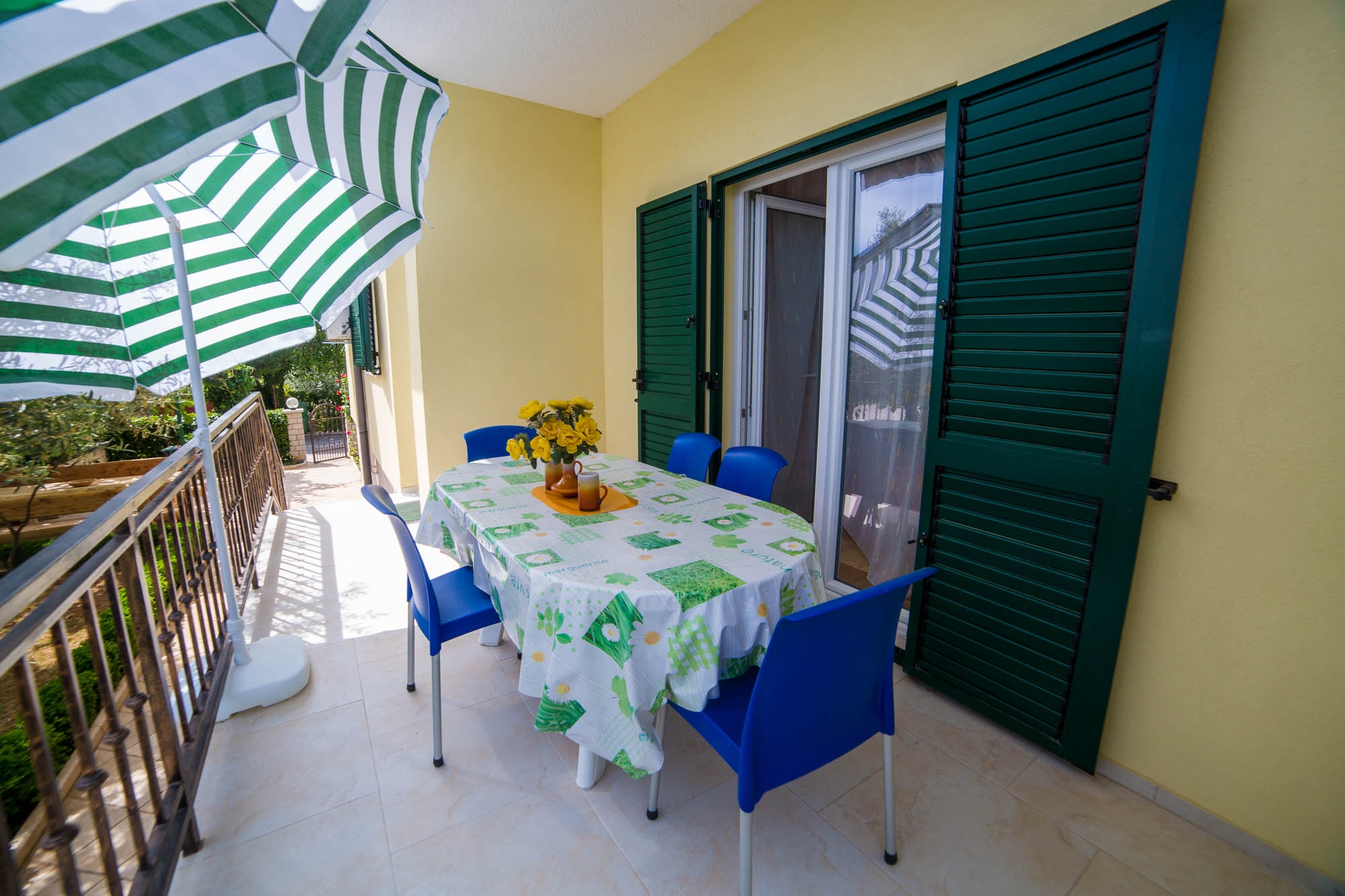 Two bedroom apartment with terrace Poreč  A-b