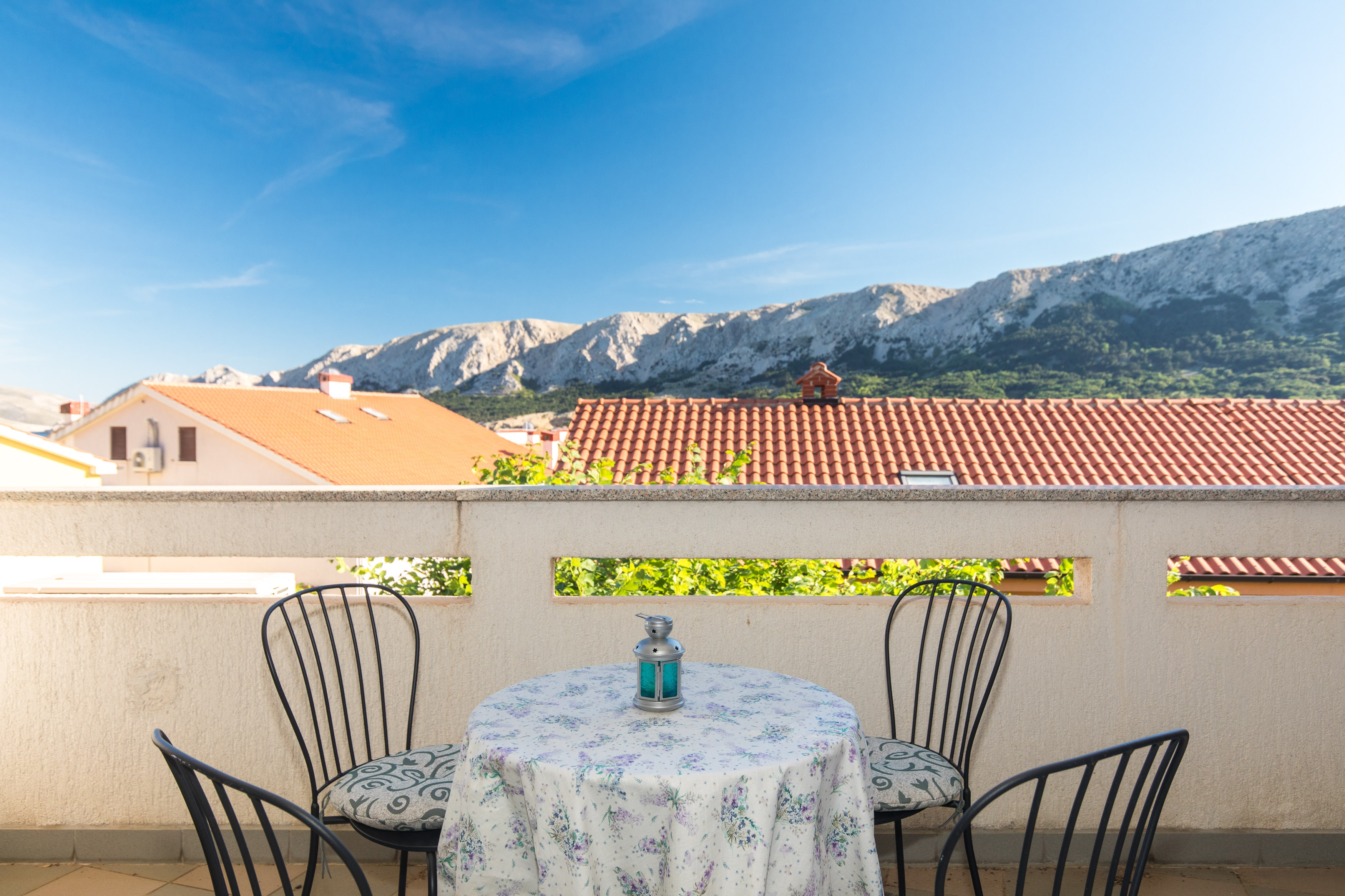 Two bedroom apartment with balcony and sea view Baška, Krk  A-a