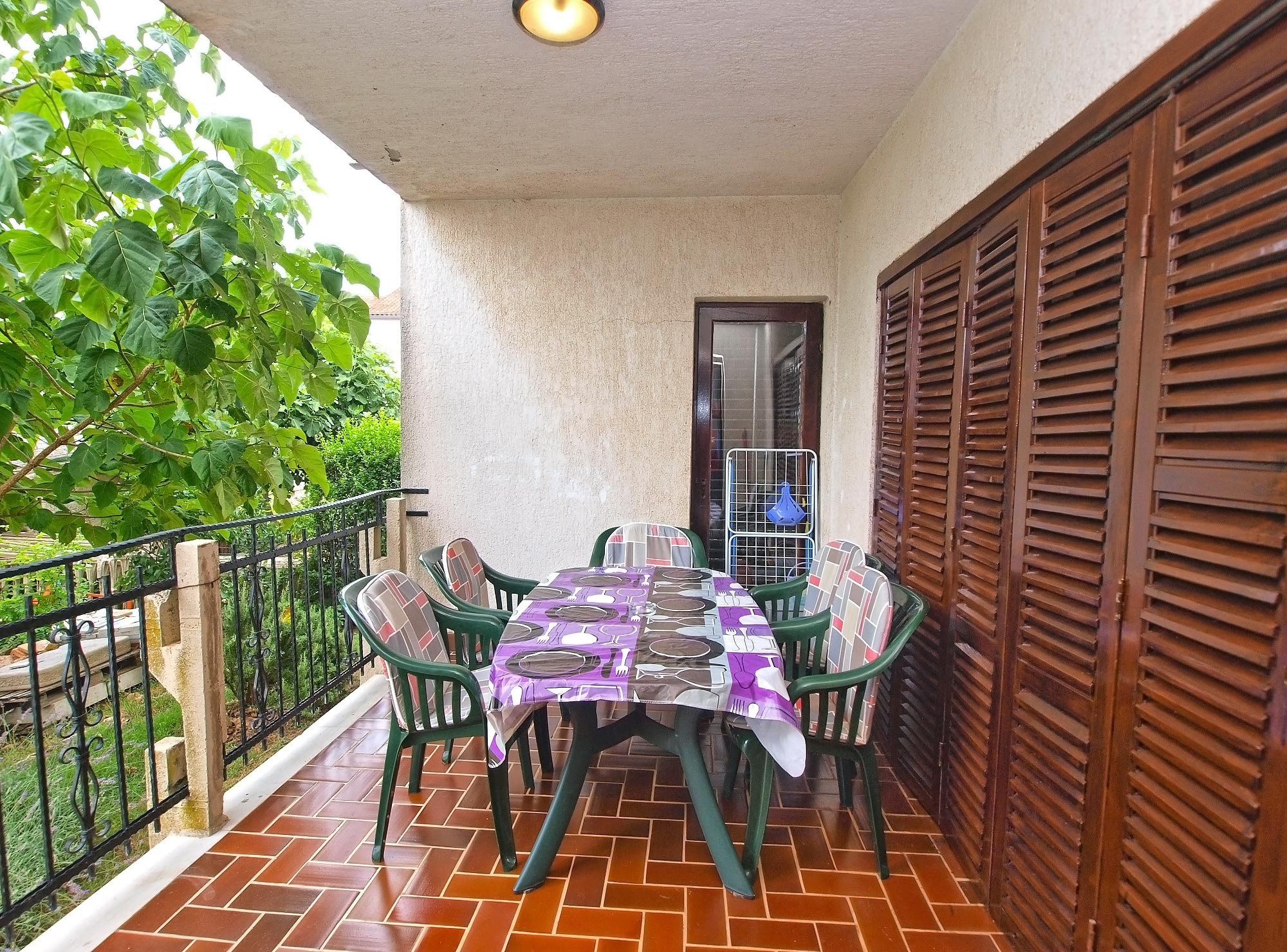 Two bedroom apartment with terrace Valbandon, Fažana (A-19685-a)