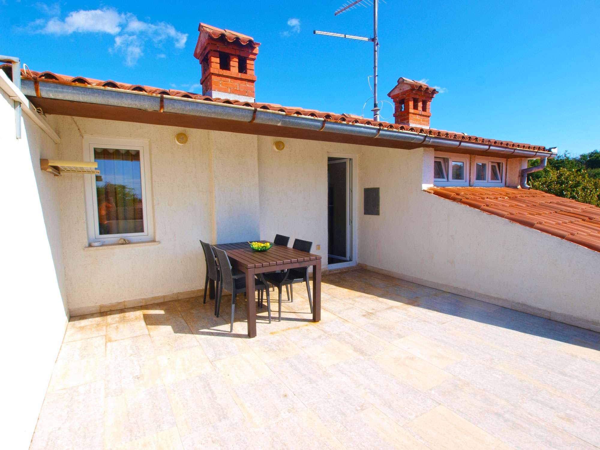 Two bedroom apartment with terrace Medulin (A-19686-b)