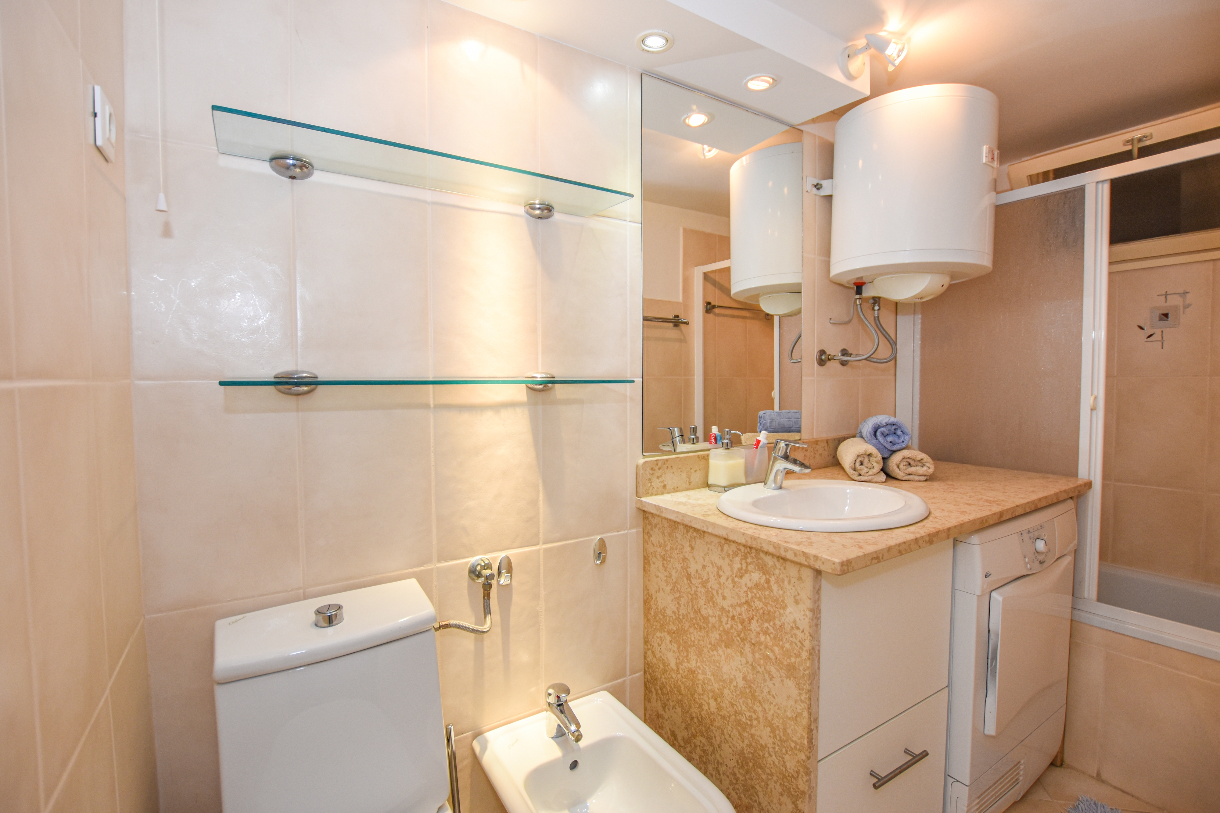 Three bedroom house with terrace Mandre, Pag  K