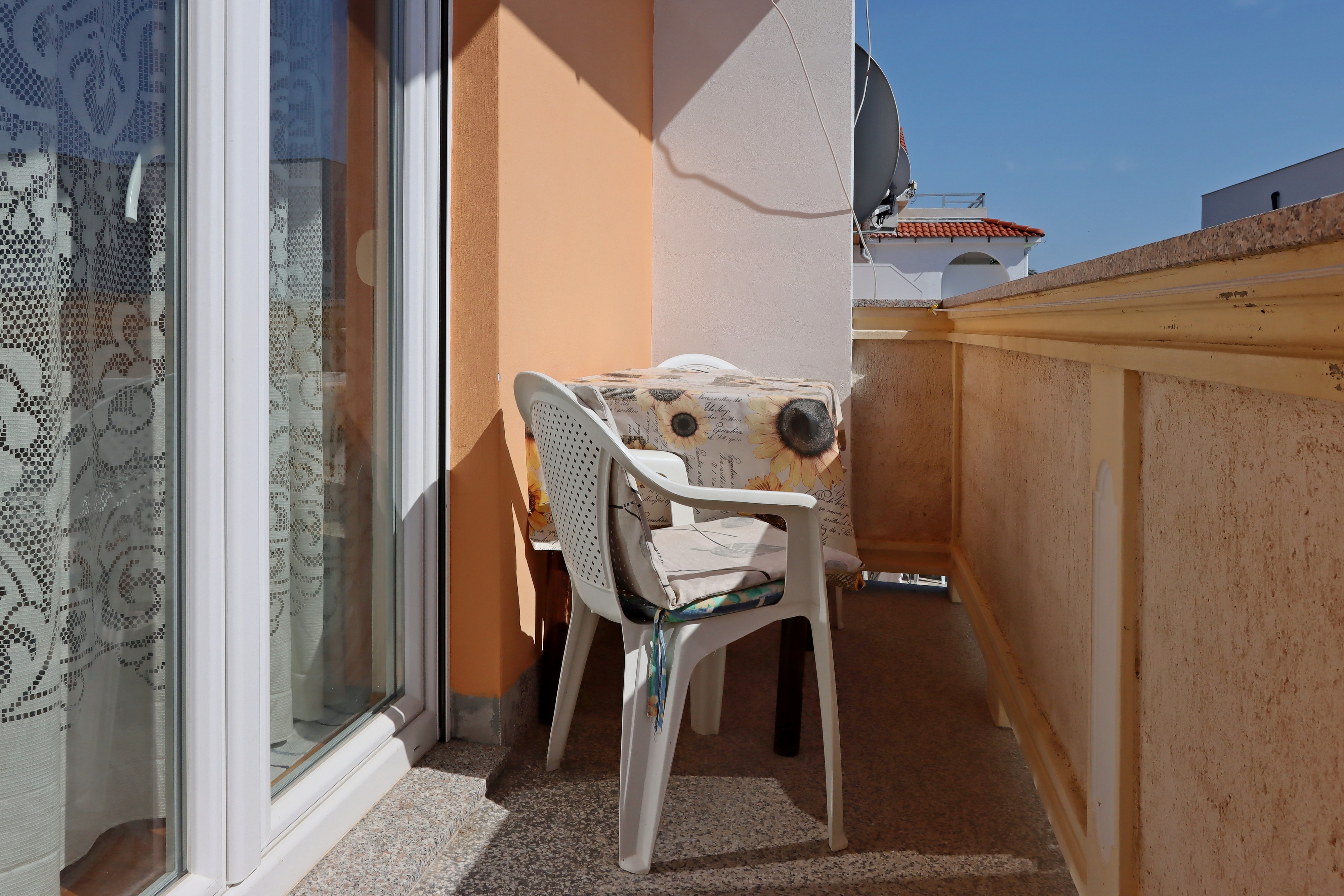 One bedroom apartment with balcony Banjol, Rab  A-a