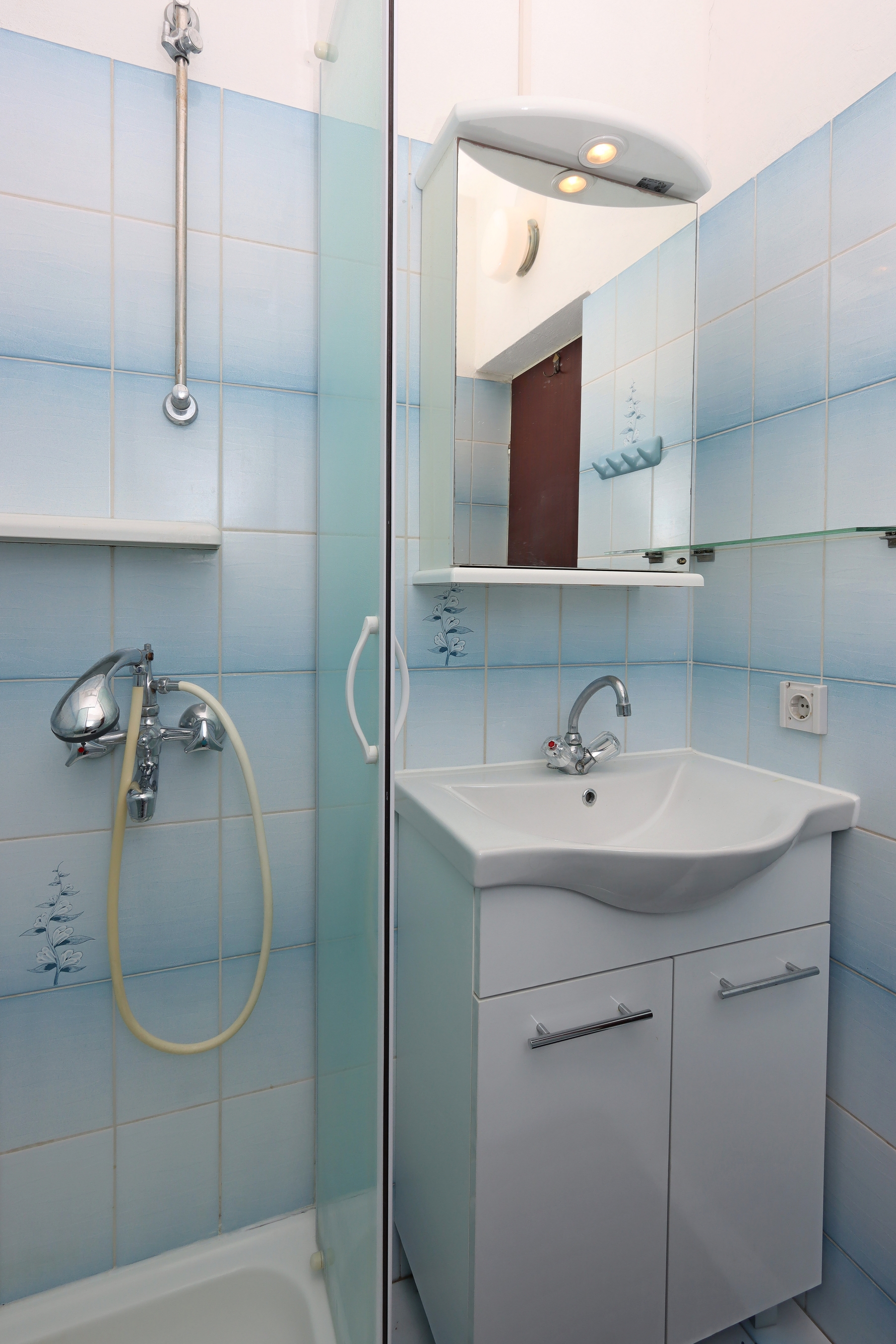 One bedroom apartment with balcony Banjol, Rab  A-a