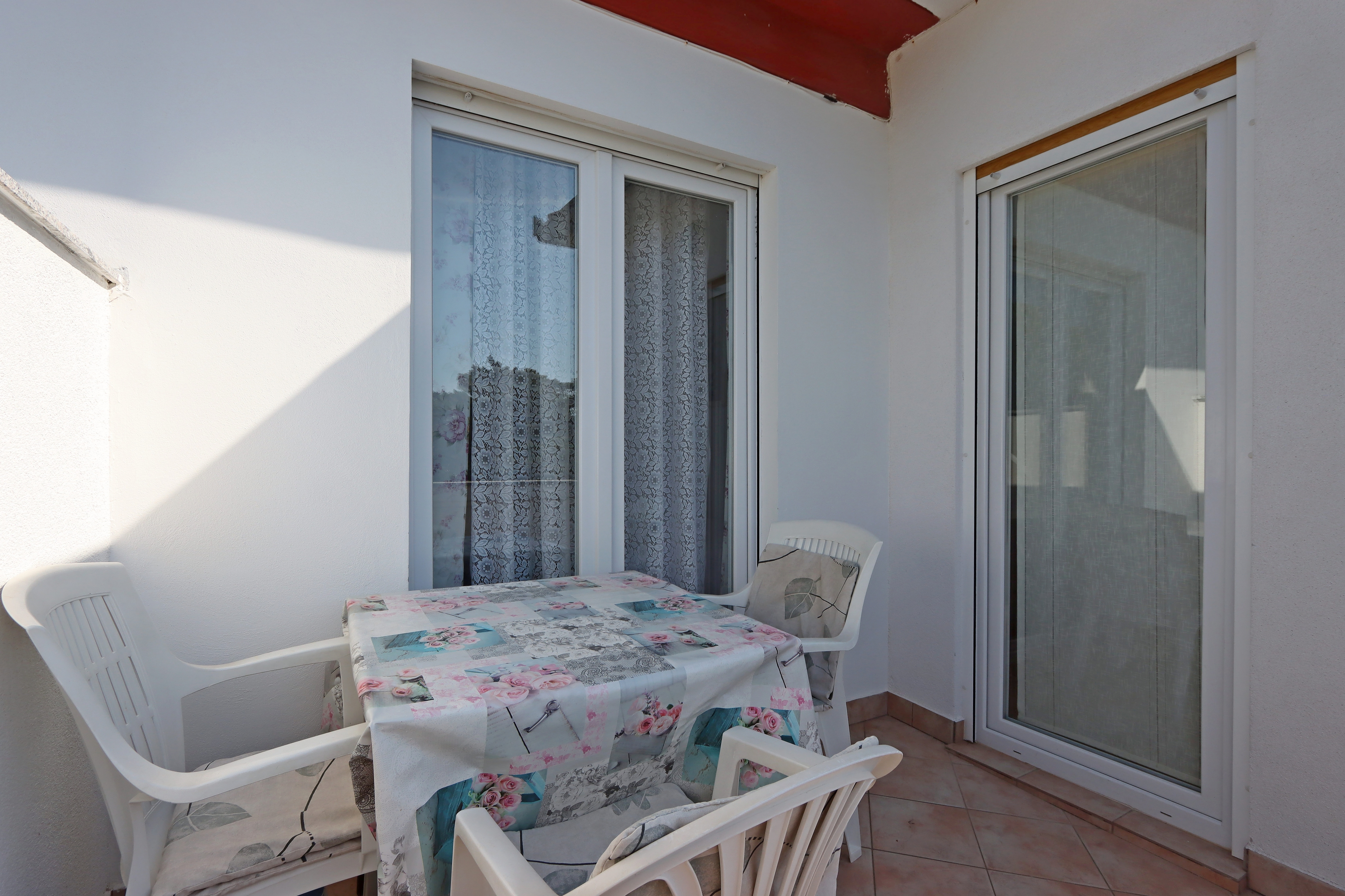 One bedroom apartment with terrace Banjol, Rab  A-b