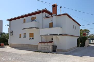 Banjol, Rab, Propiedad 19692 - Apartamentos y Habitaciones near sea with sandy beach.