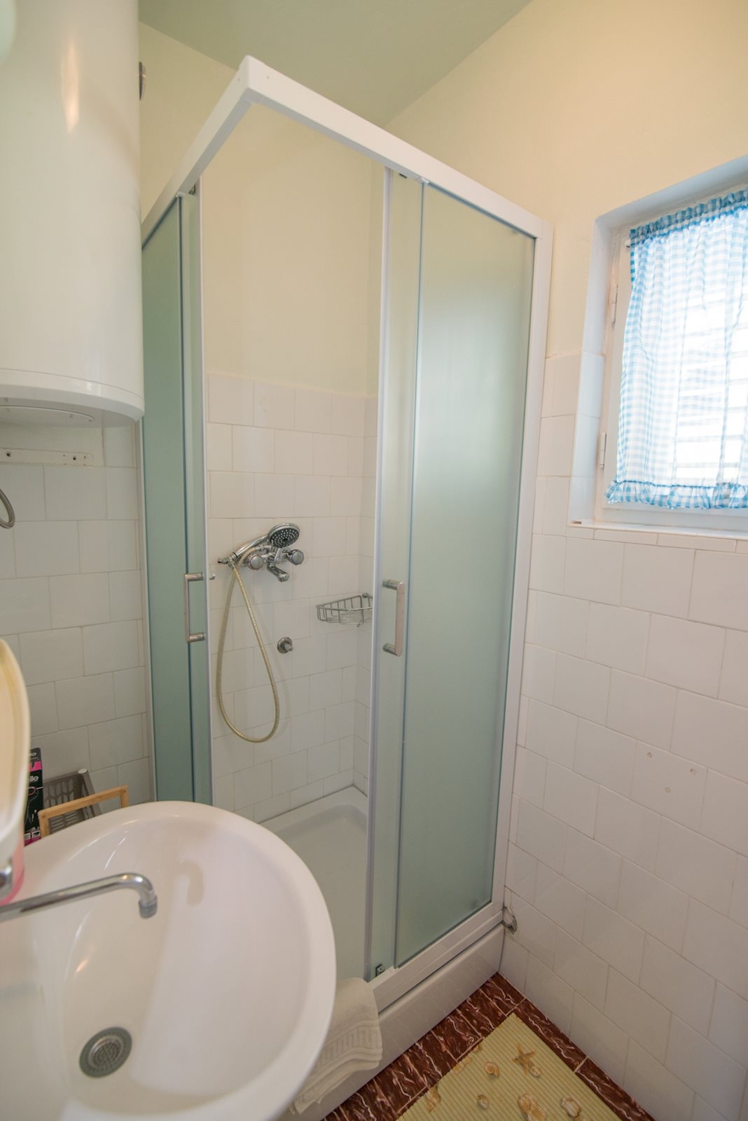 Two bedroom apartment with terrace Veli Lošinj, Lošinj  A-a