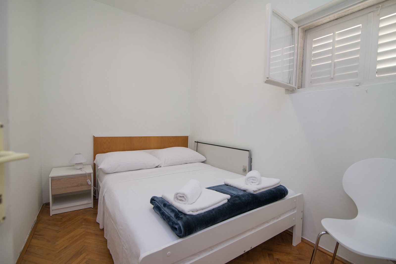 Two bedroom apartment with terrace Veli Lošinj, Lošinj  A-a