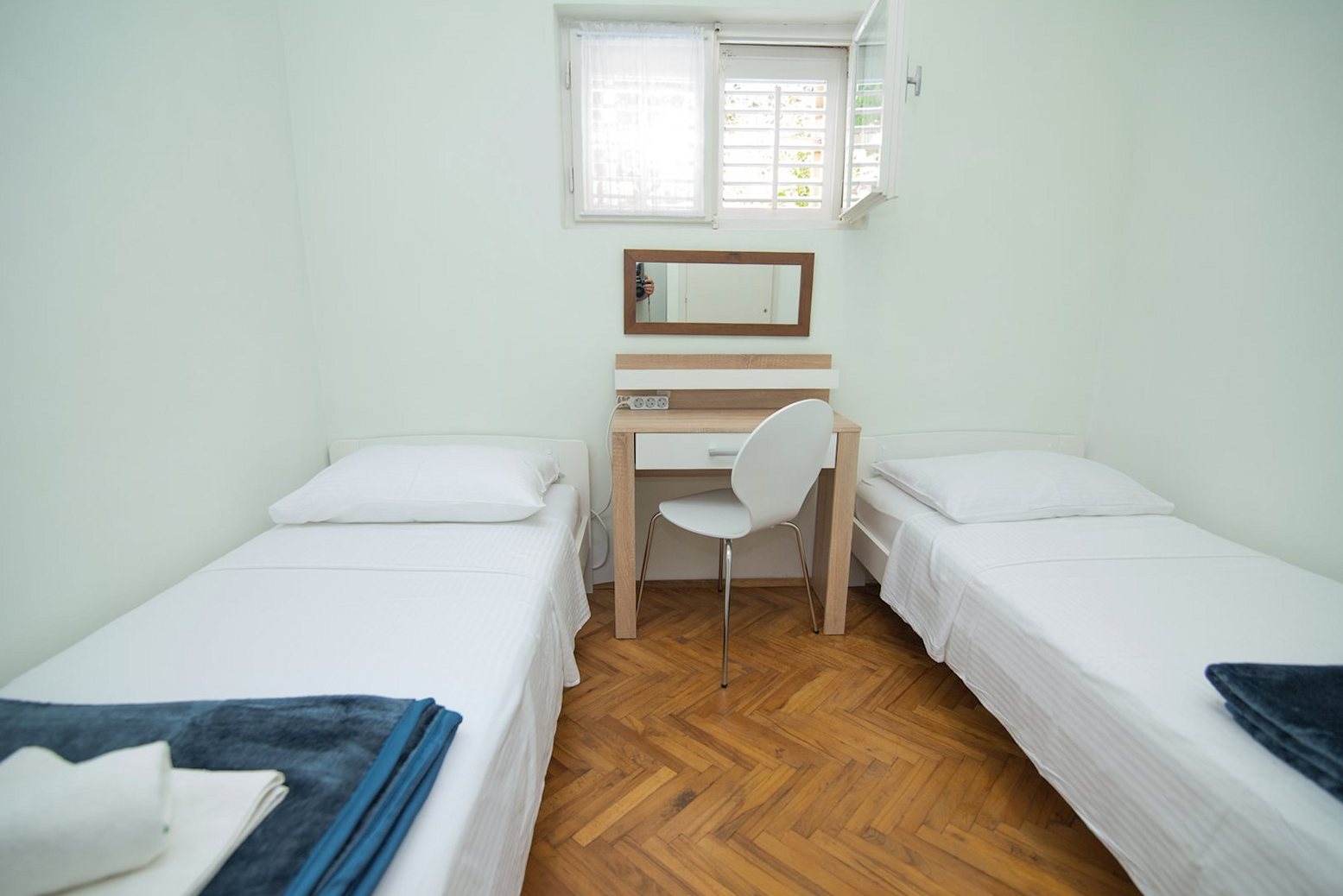 Two bedroom apartment with terrace Veli Lošinj, Lošinj  A-a