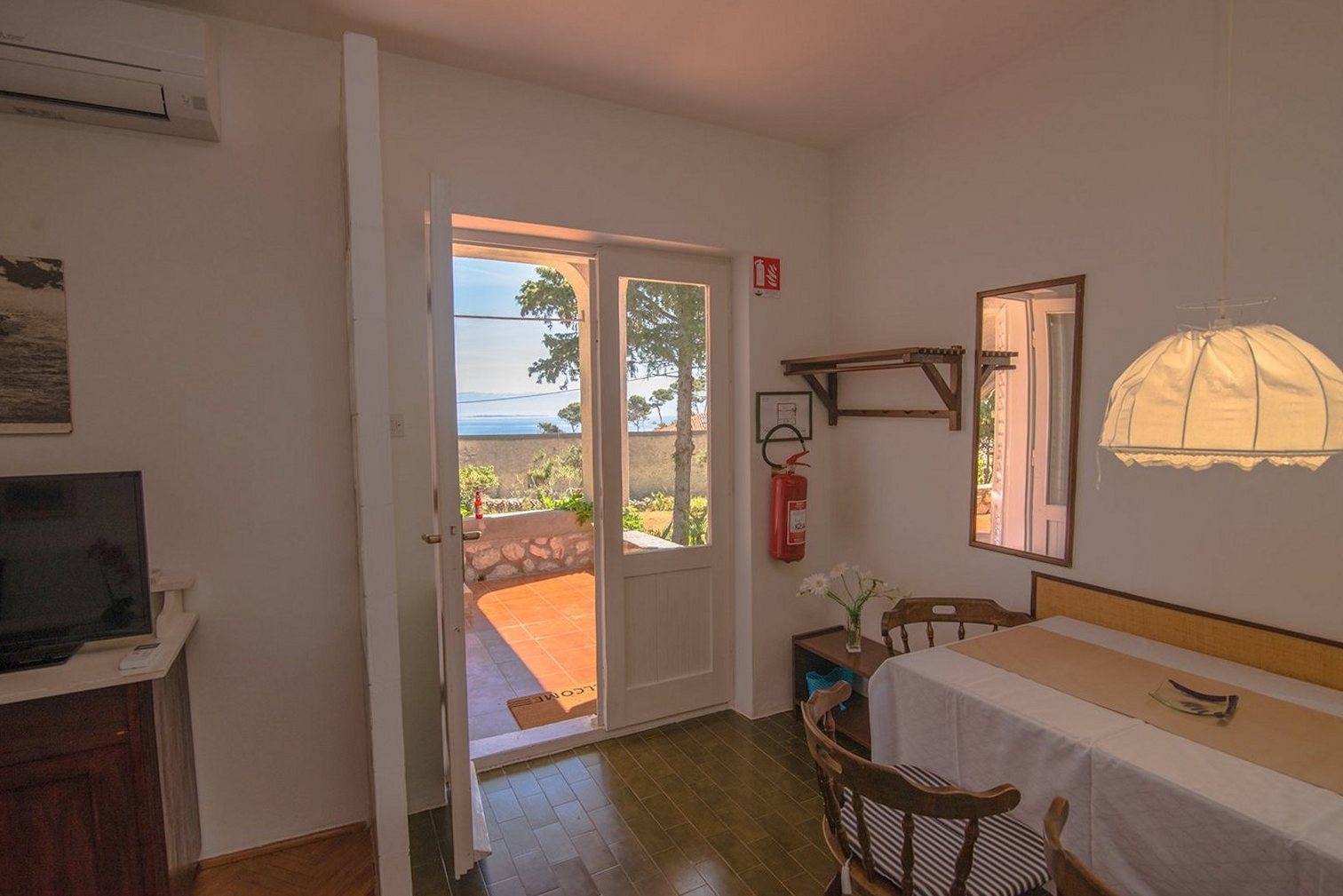 Two bedroom apartment with terrace Veli Lošinj, Lošinj  A-a