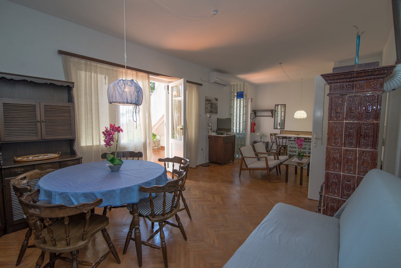 Two bedroom apartment with terrace Veli Lošinj, Lošinj  A-a