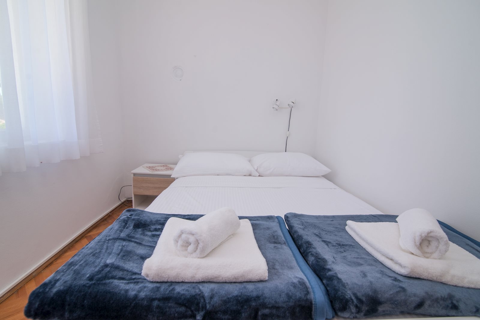 Two bedroom apartment with terrace Veli Lošinj, Lošinj  A-c