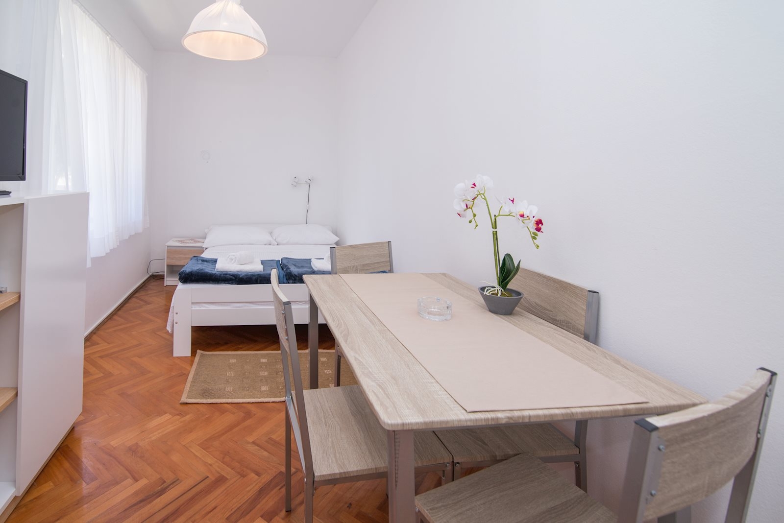 Two bedroom apartment with terrace Veli Lošinj, Lošinj  A-c