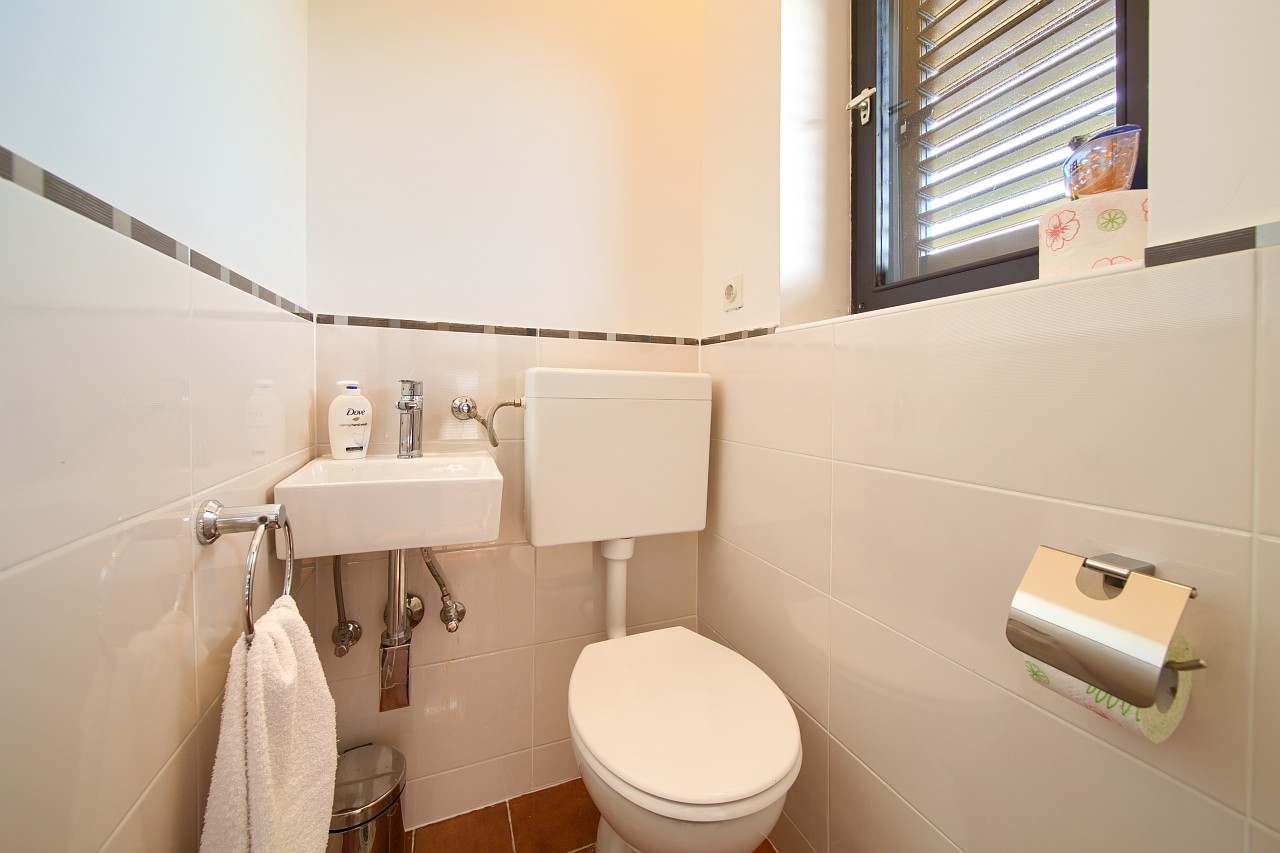 Two bedroom apartment with terrace Baška, Krk  A-b