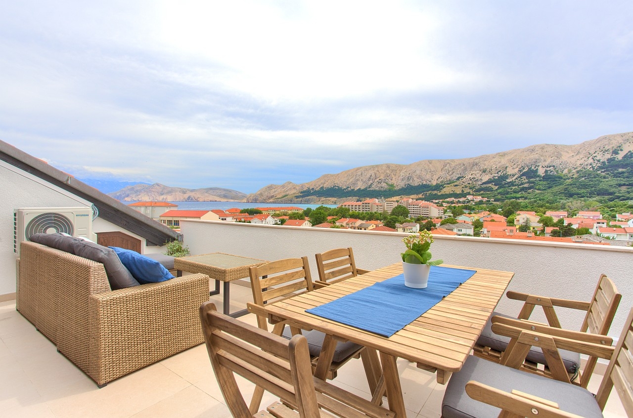 Dvosobni apartma S teraso Baška, Krk  A-b