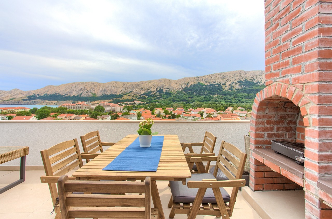 Three bedroom apartment with balcony and sea view Baška, Krk  A-c