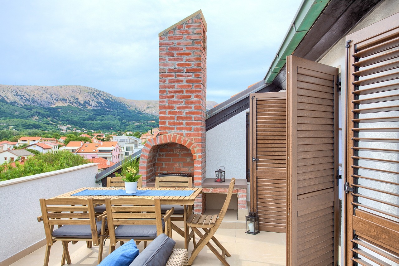 Three bedroom apartment with balcony and sea view Baška, Krk  A-c