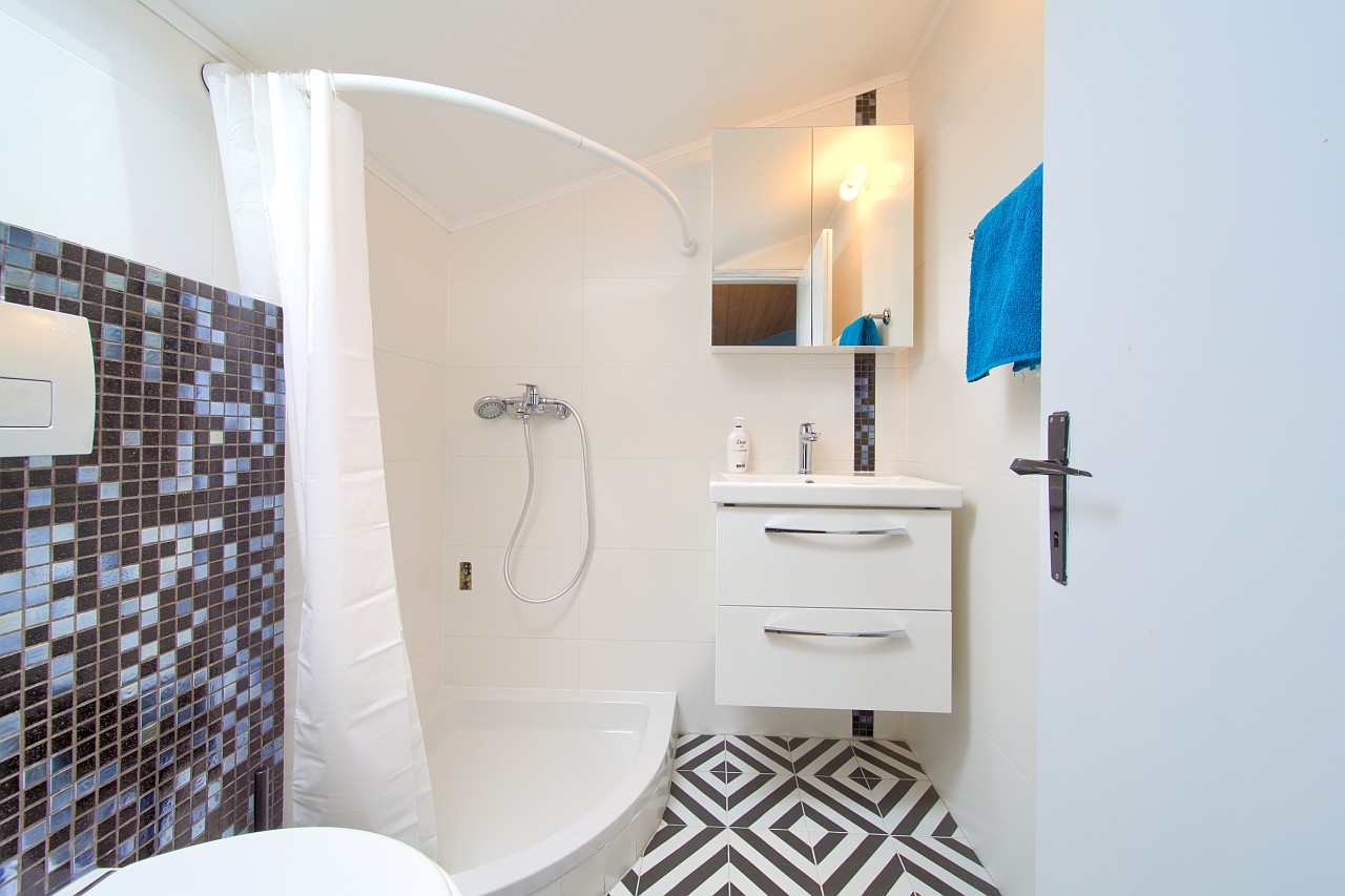 Three bedroom apartment with balcony and sea view Baška, Krk  A-c