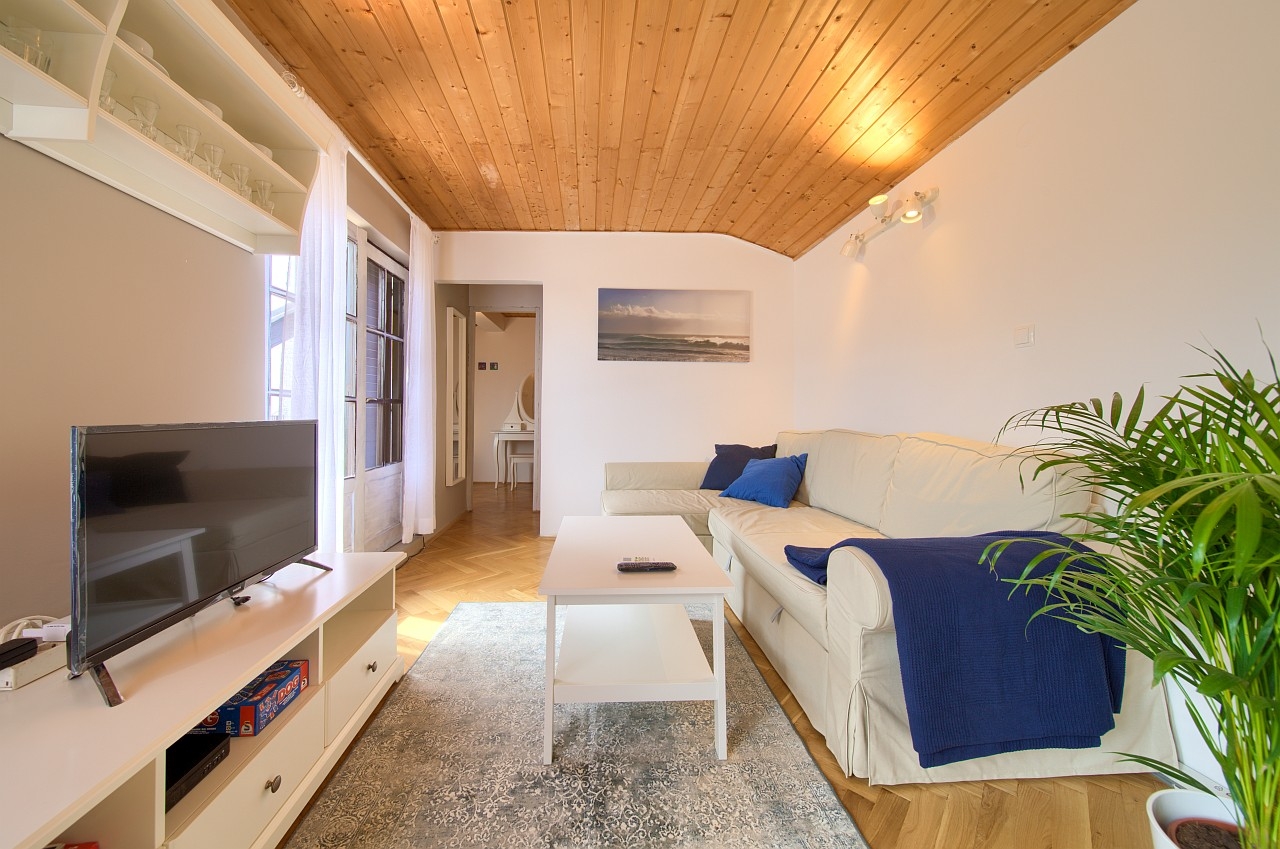 Three bedroom apartment with balcony and sea view Baška, Krk (A-19708-c)