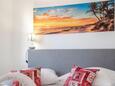 Babina, Bedroom 1 in the house, (pet friendly) and WiFi.
