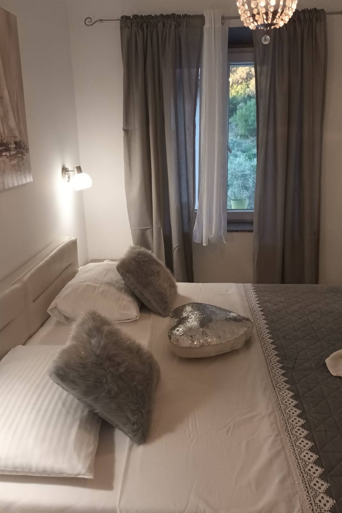 Three bedroom house with terrace and sea view Cove Babina, Korčula  K
