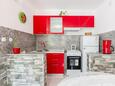 Babina, Kitchen in the house, (pet friendly) and WiFi.