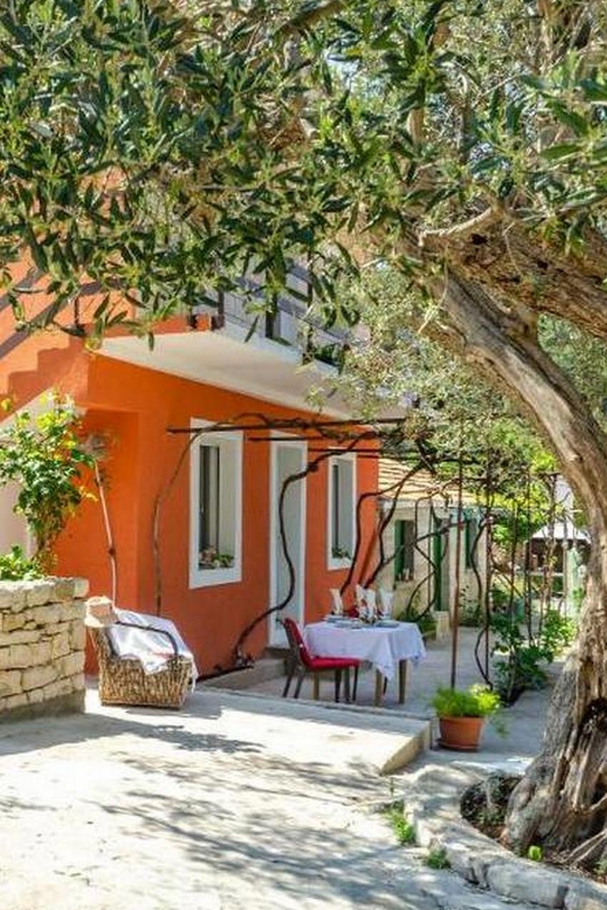 Three bedroom house with terrace and sea view Cove Babina, Korčula  K