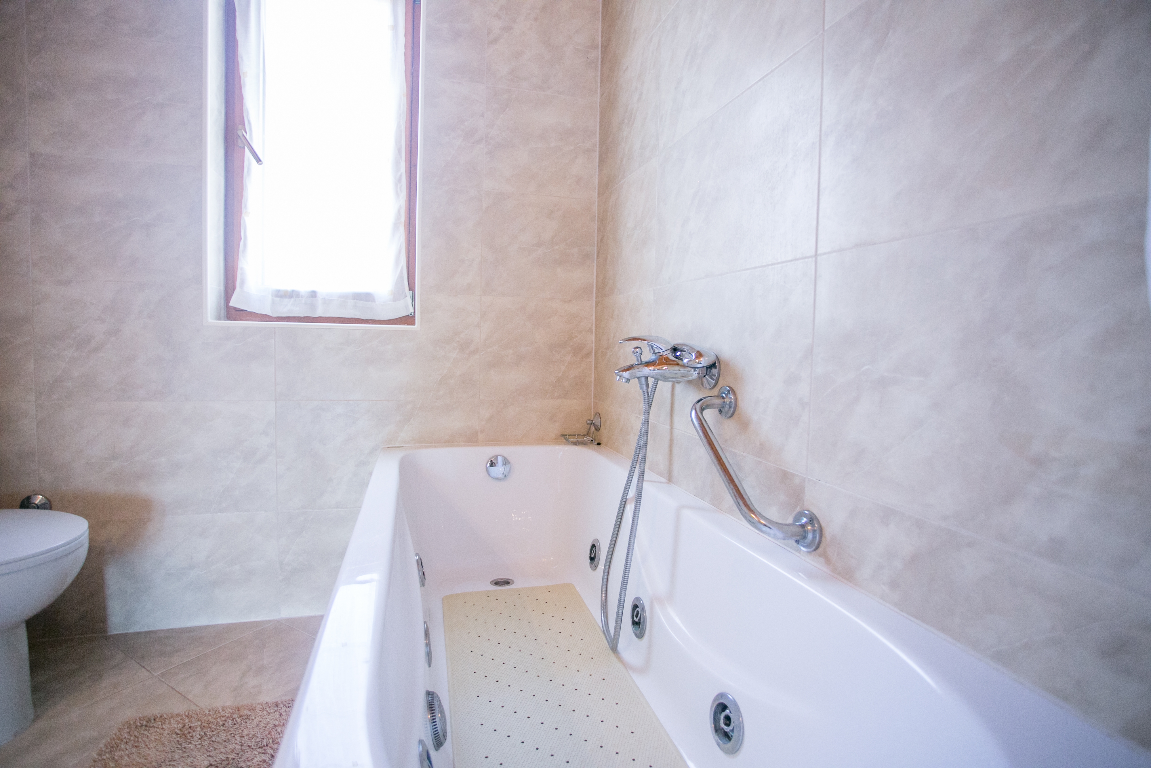 Comfortable and spacious house with terrace Buići, Poreč  K