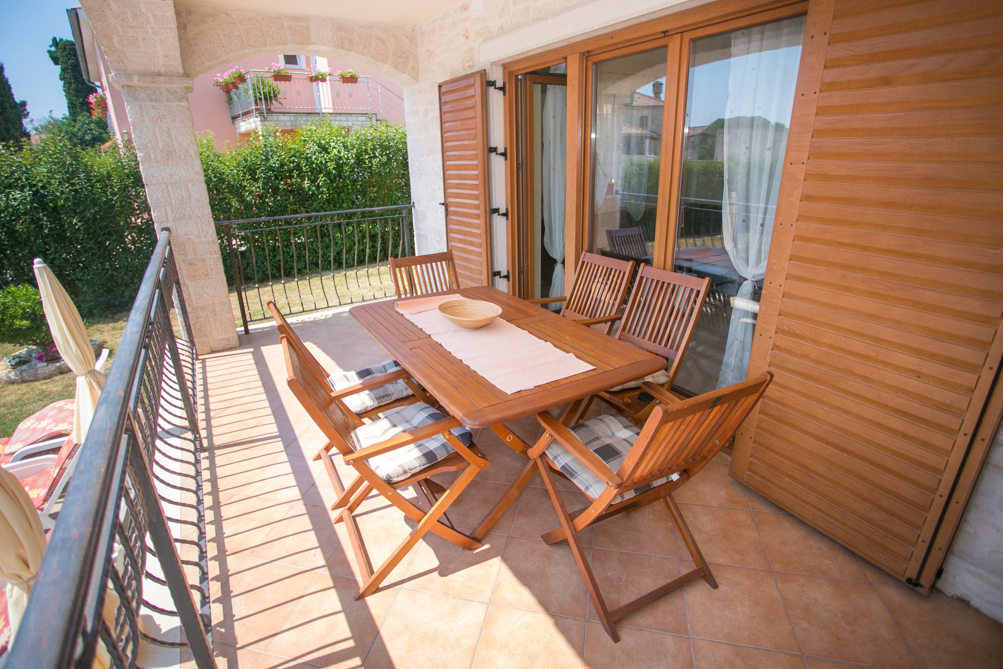 Comfortable and spacious house with terrace Buići, Poreč  K