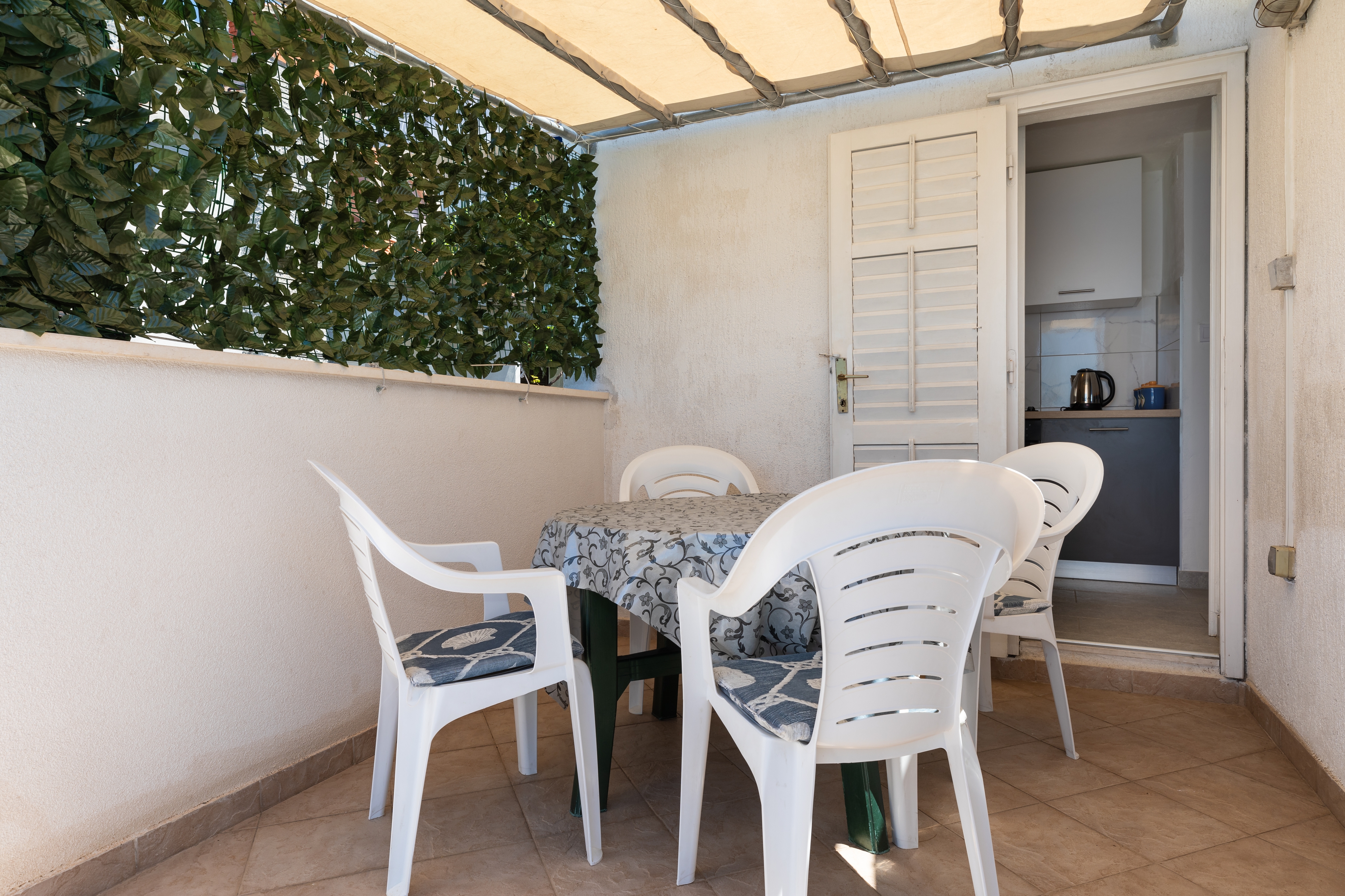 One bedroom apartment near beach Stanići, Omiš  A-a