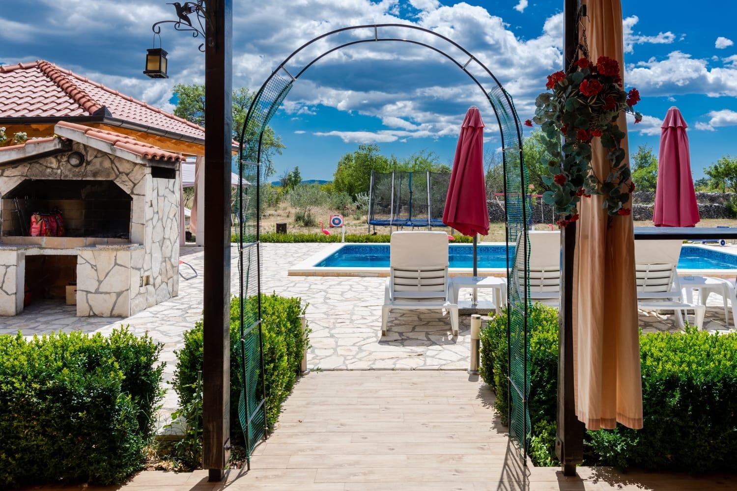 Three bedroom house with terrace Gornje Planjane, Zagora  K