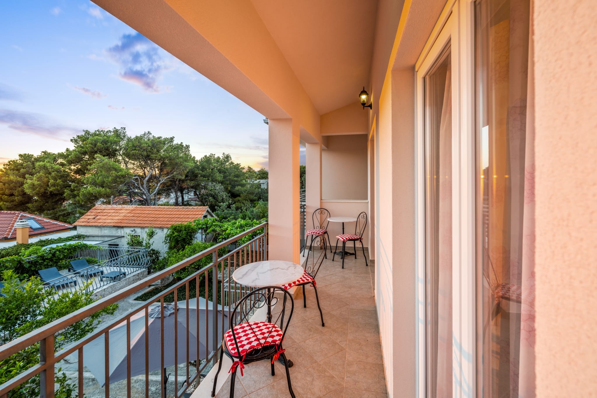 Four bedroom house with balcony and sea view Ražanj, Rogoznica  K