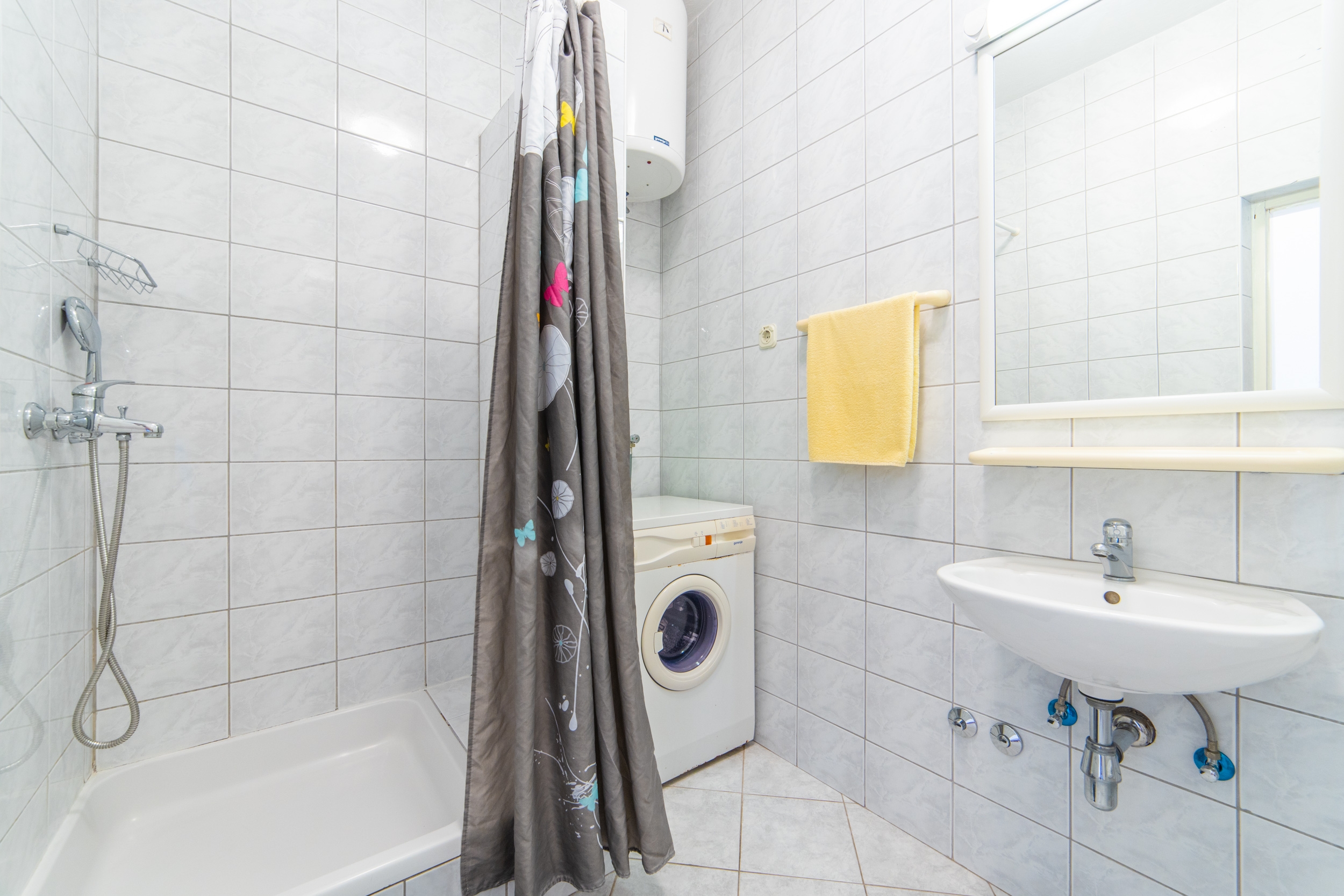 Two bedroom apartment with terrace and sea view Brist, Makarska  A-a
