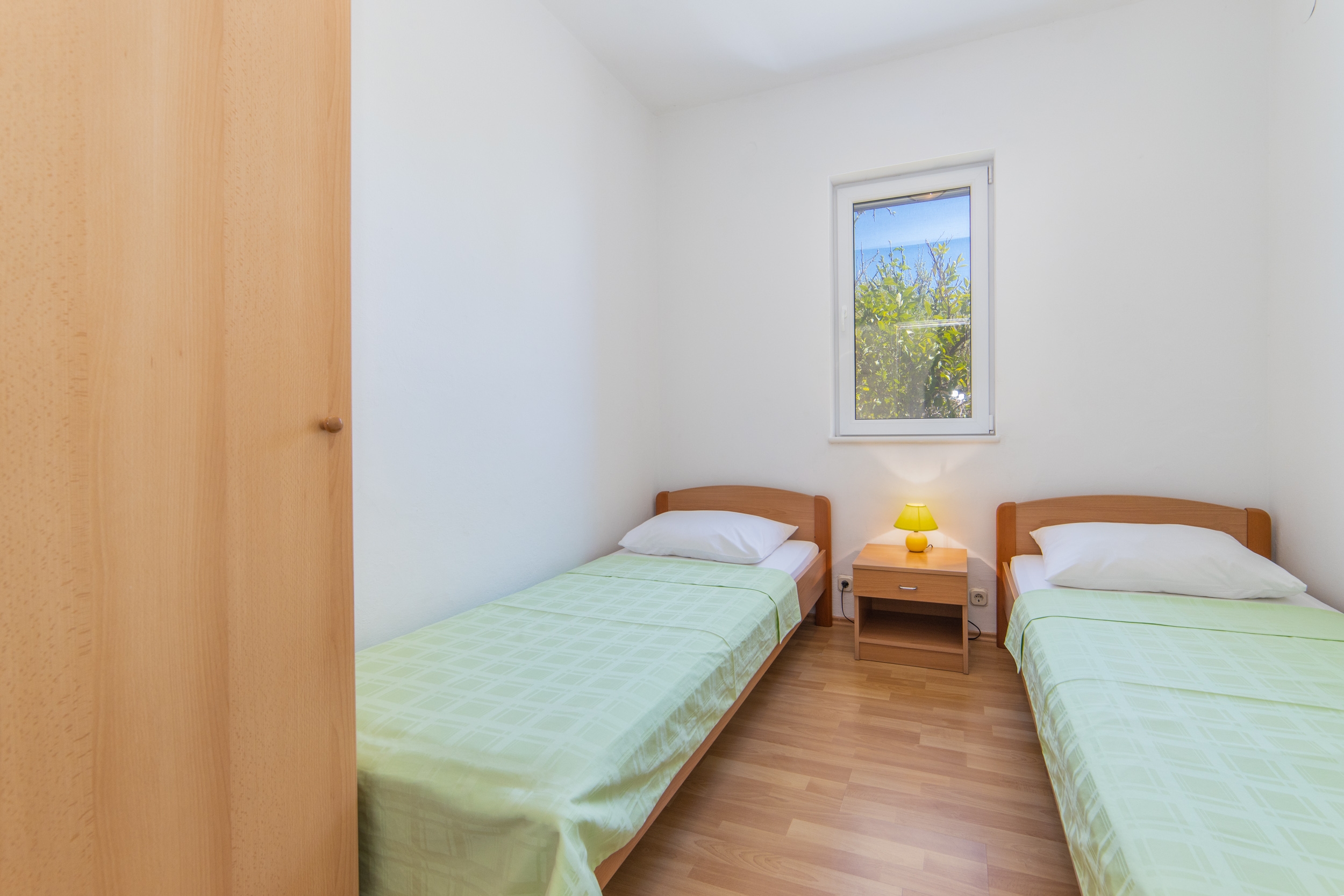 Two bedroom apartment with terrace and sea view Brist, Makarska  A-a