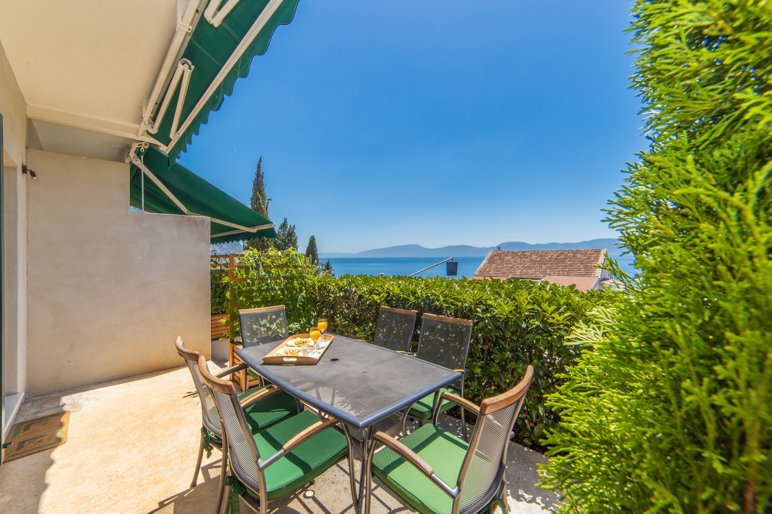 Two bedroom apartment with terrace and sea view Brist, Makarska (A-19737-b)