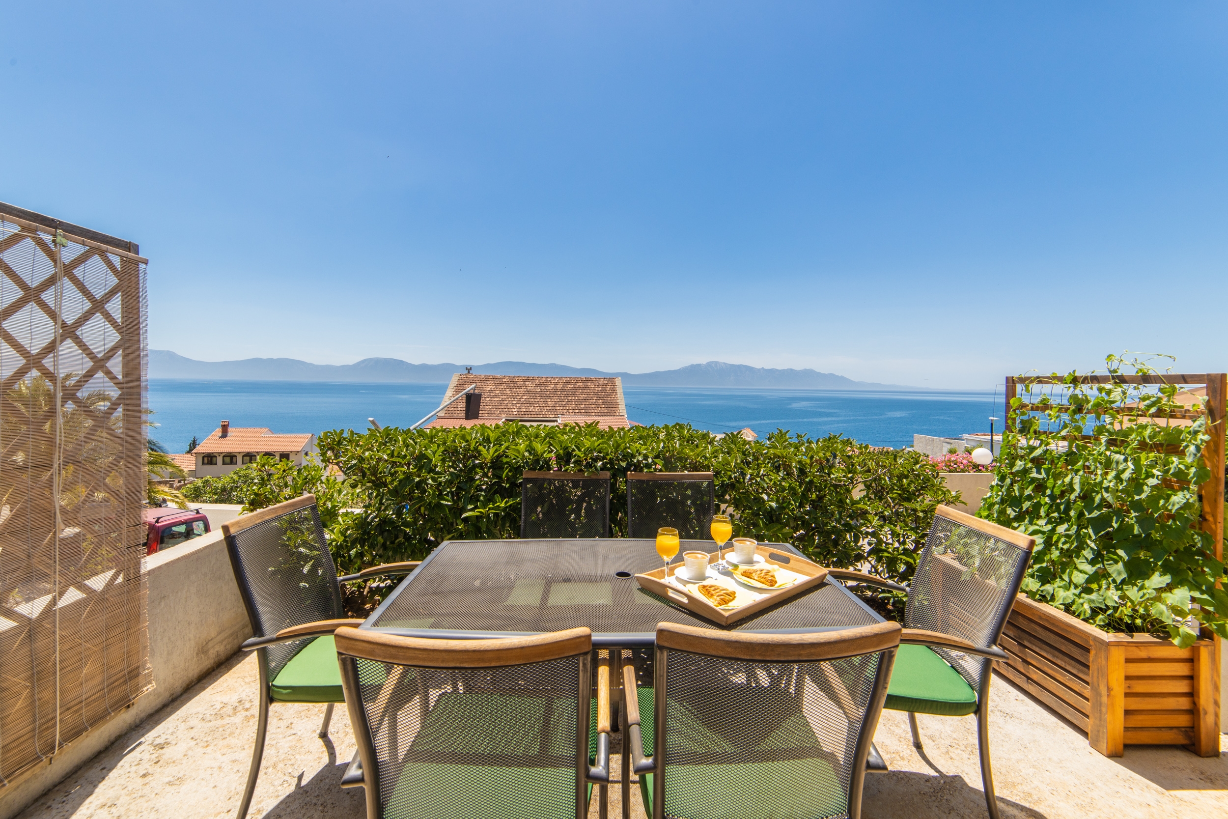 Two bedroom apartment with terrace and sea view Brist, Makarska  A-b