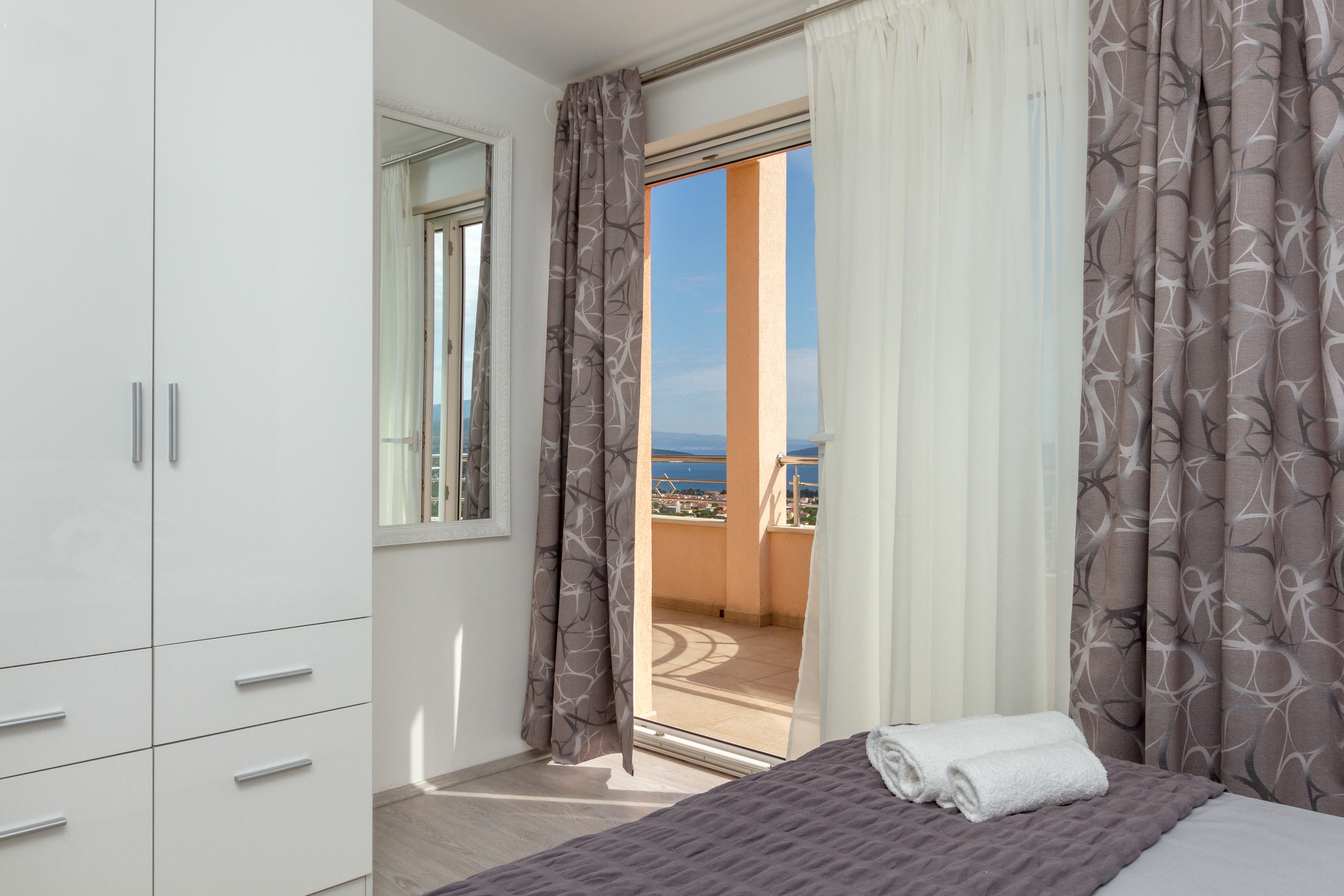 One bedroom apartment with terrace and sea view Kaštel Stari, Kaštela  A-a