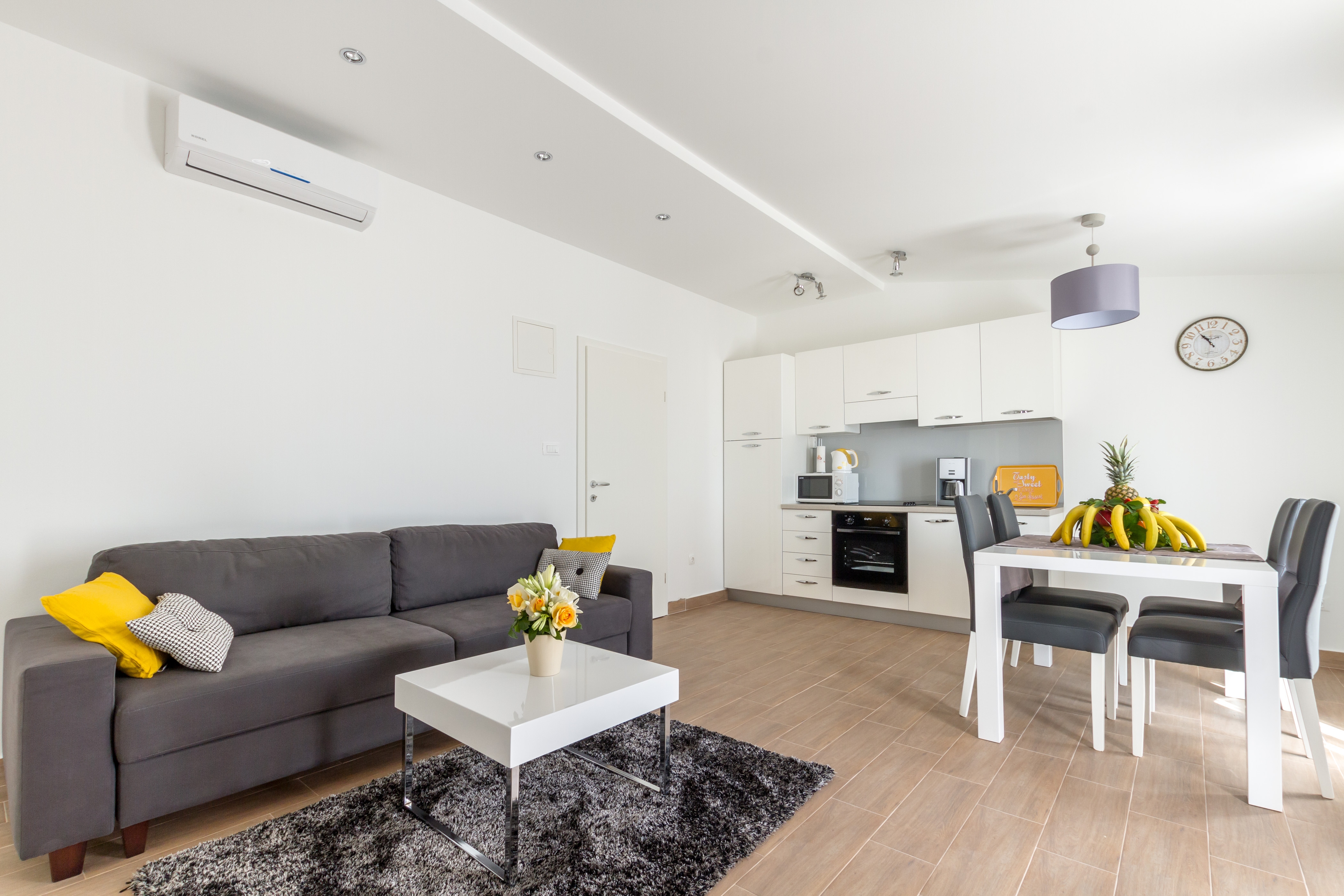 One bedroom apartment with terrace and sea view Kaštel Stari, Kaštela (A-19740-a) One bedroom apartment with terrace and sea view Kaštel Stari, Kaštela (A-19740-a)