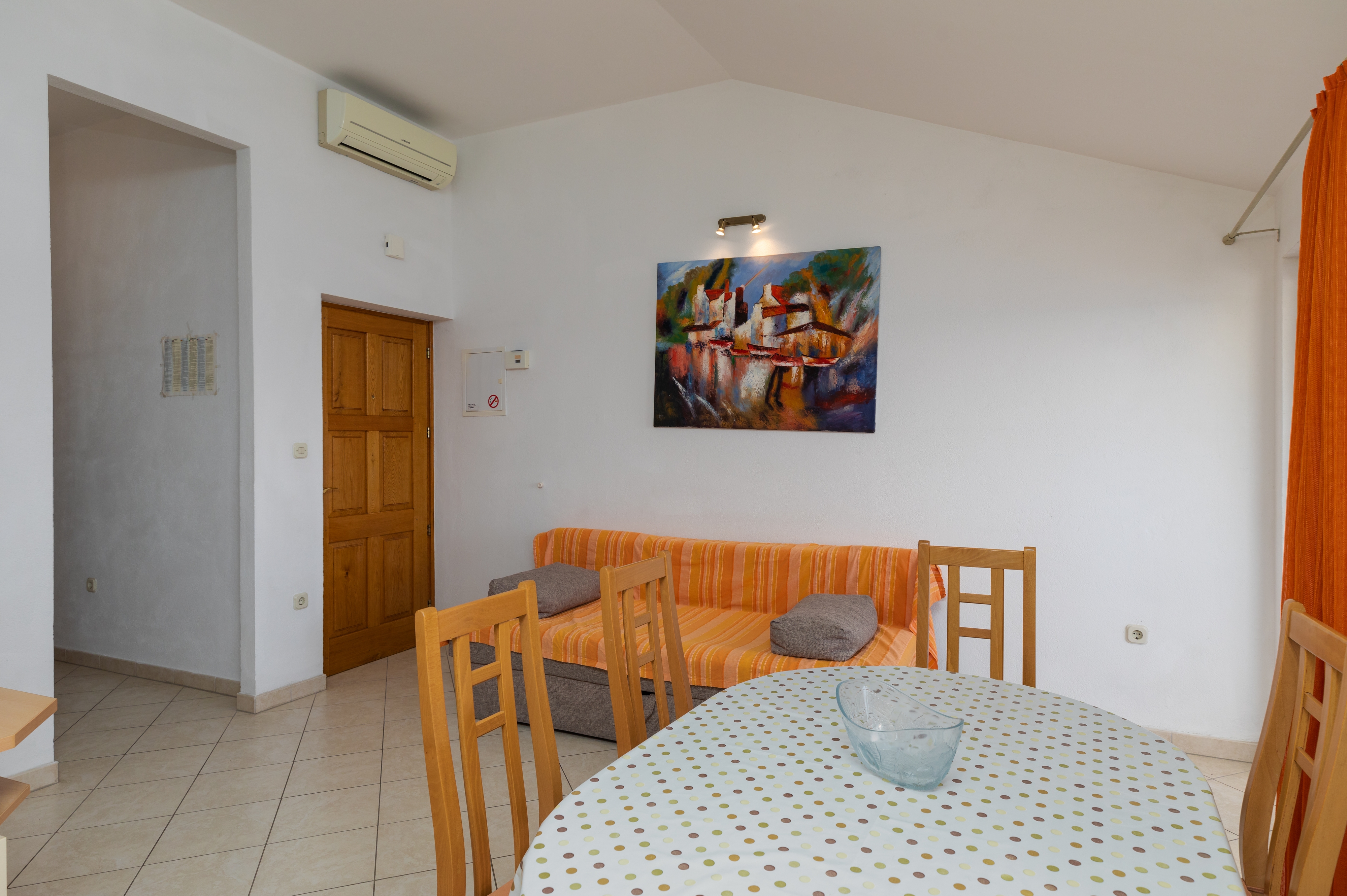 Two bedroom apartment with terrace and sea view Stanići, Omiš (A-19750-a)