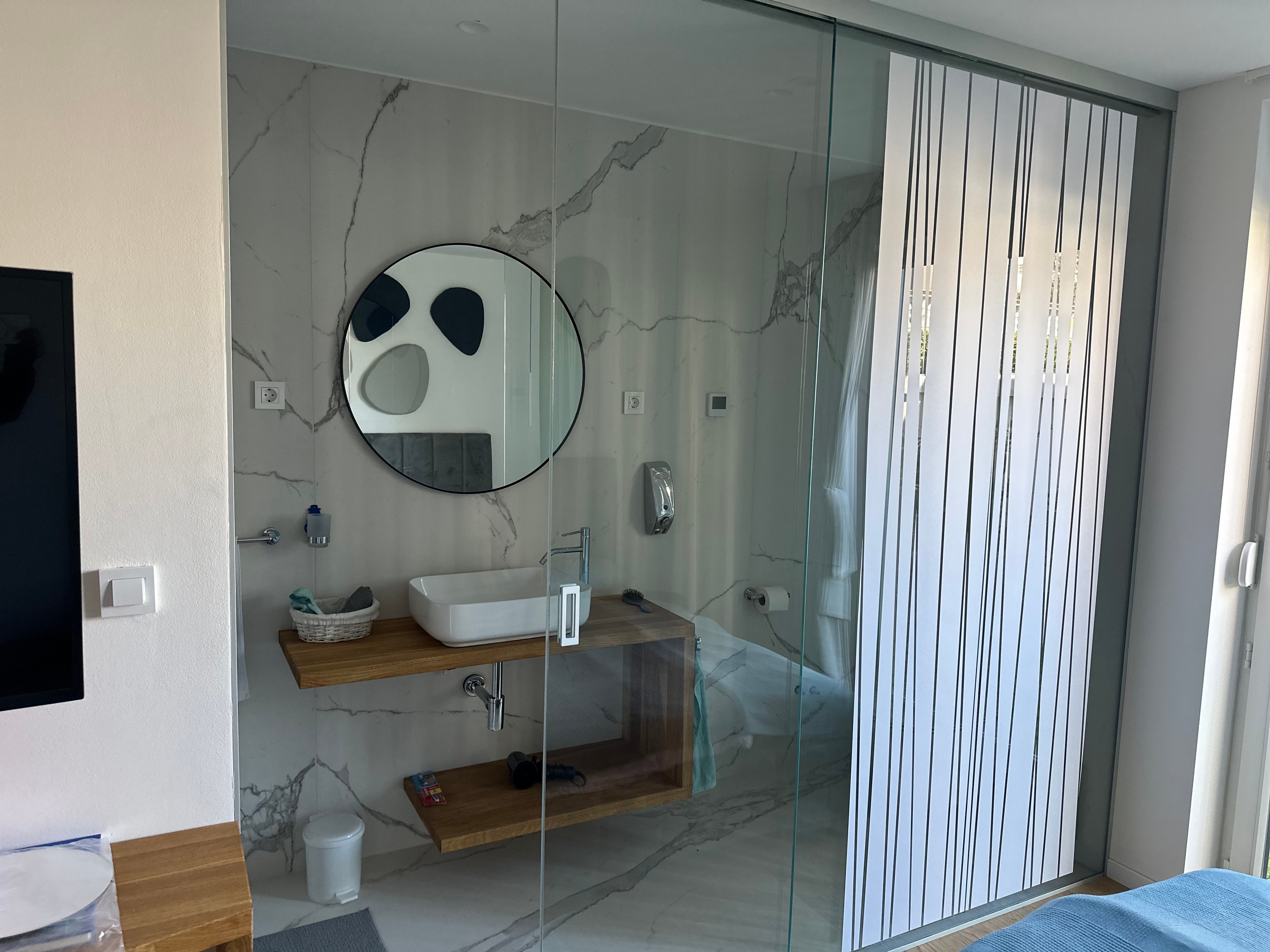 Three bedroom apartment near beach Banjol, Rab  A-a