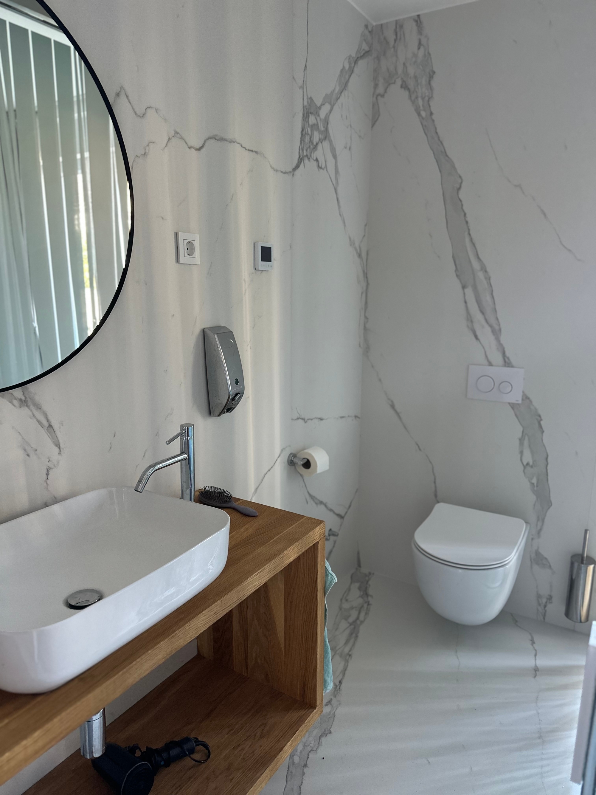 Three bedroom apartment near beach Banjol, Rab  A-a