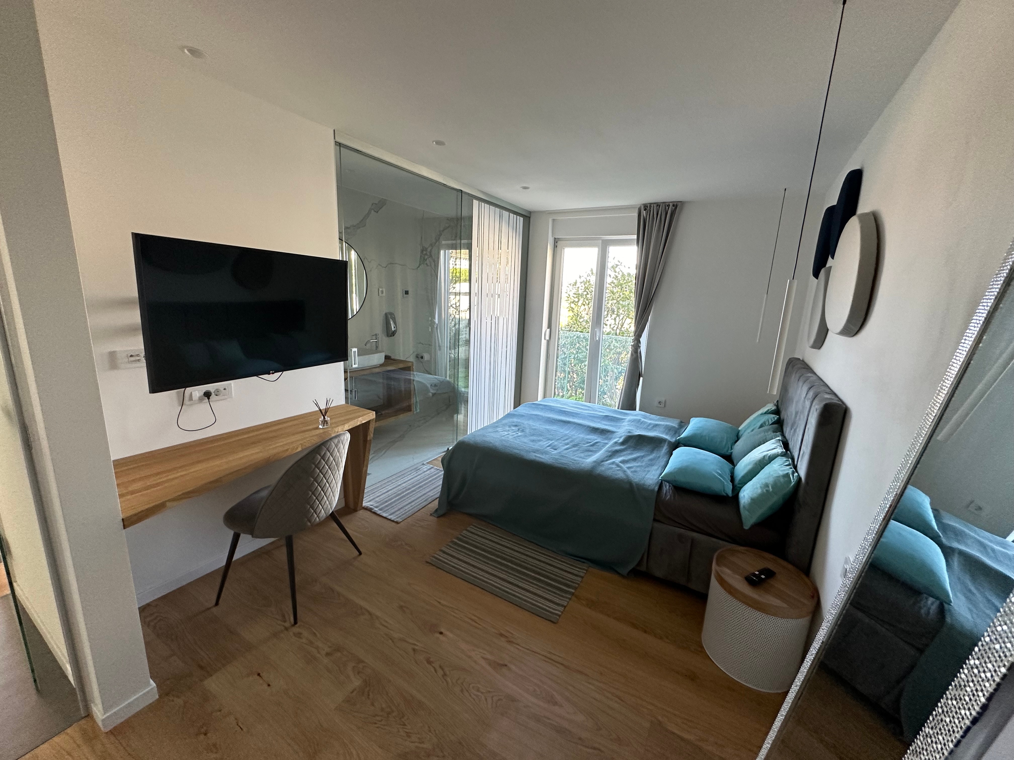 Three bedroom apartment near beach Banjol, Rab  A-a