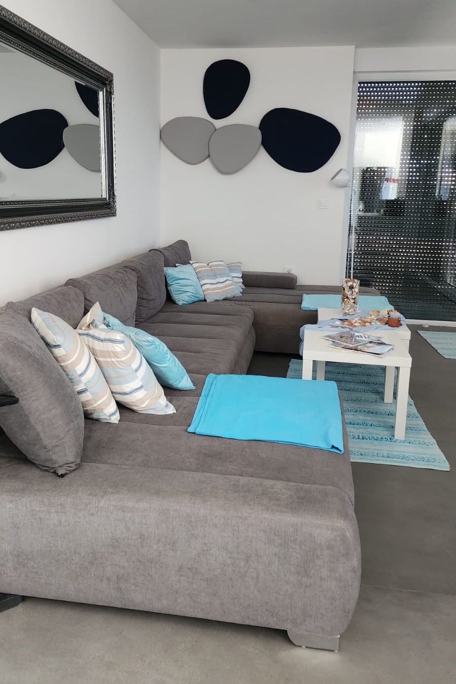 Three bedroom apartment near beach Banjol, Rab (A-19752-a)