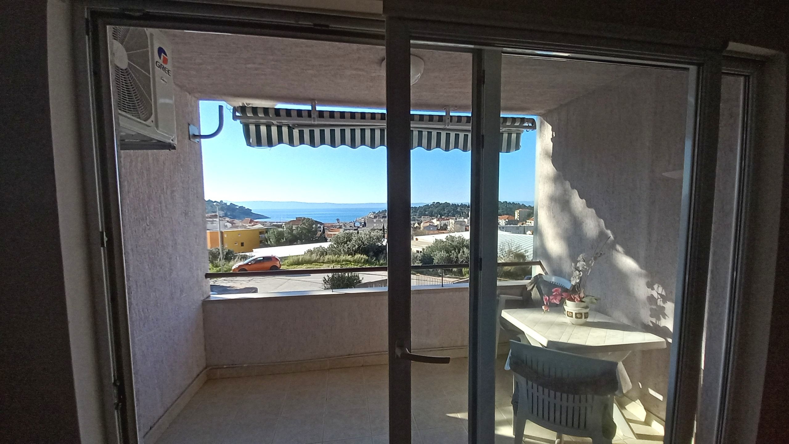 Two bedroom apartment with terrace and sea view Makarska (A-19756-a)