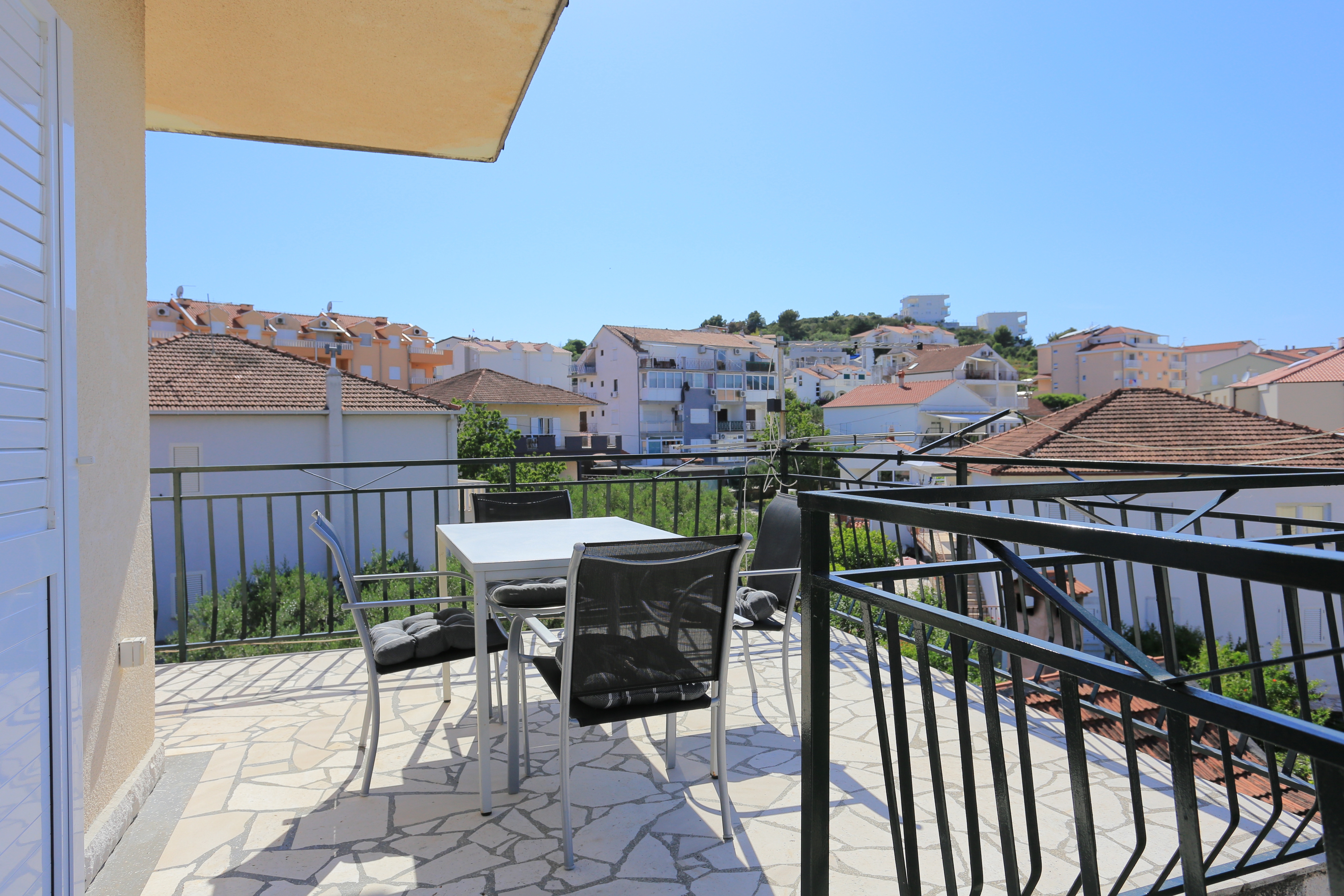 Two bedroom apartment with terrace and sea view Okrug Gornji, Čiovo  A-a