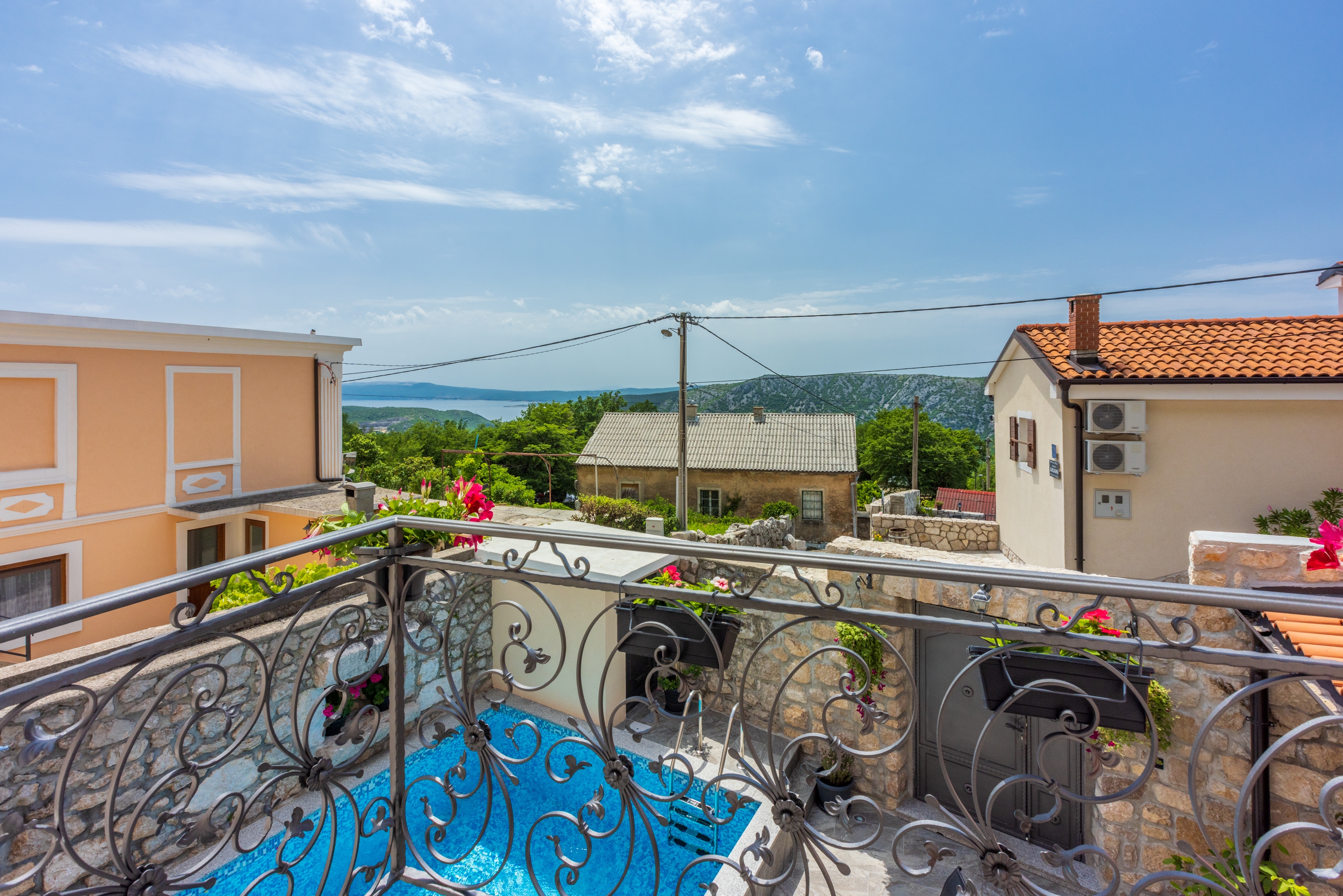 Three bedroom house with terrace and sea view Grižane, Crikvenica  K