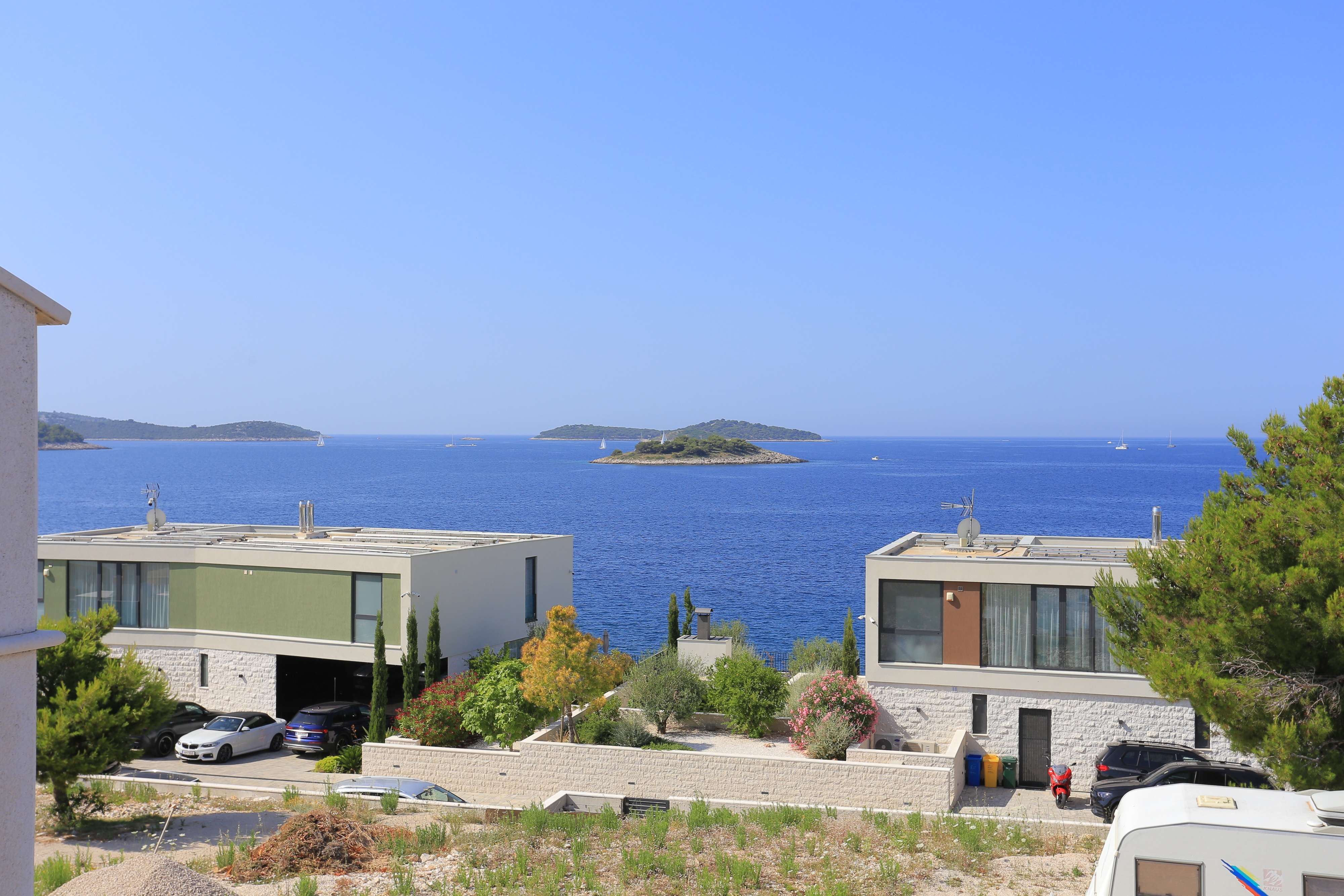 Two bedroom apartment with terrace and sea view Rogoznica  A-a