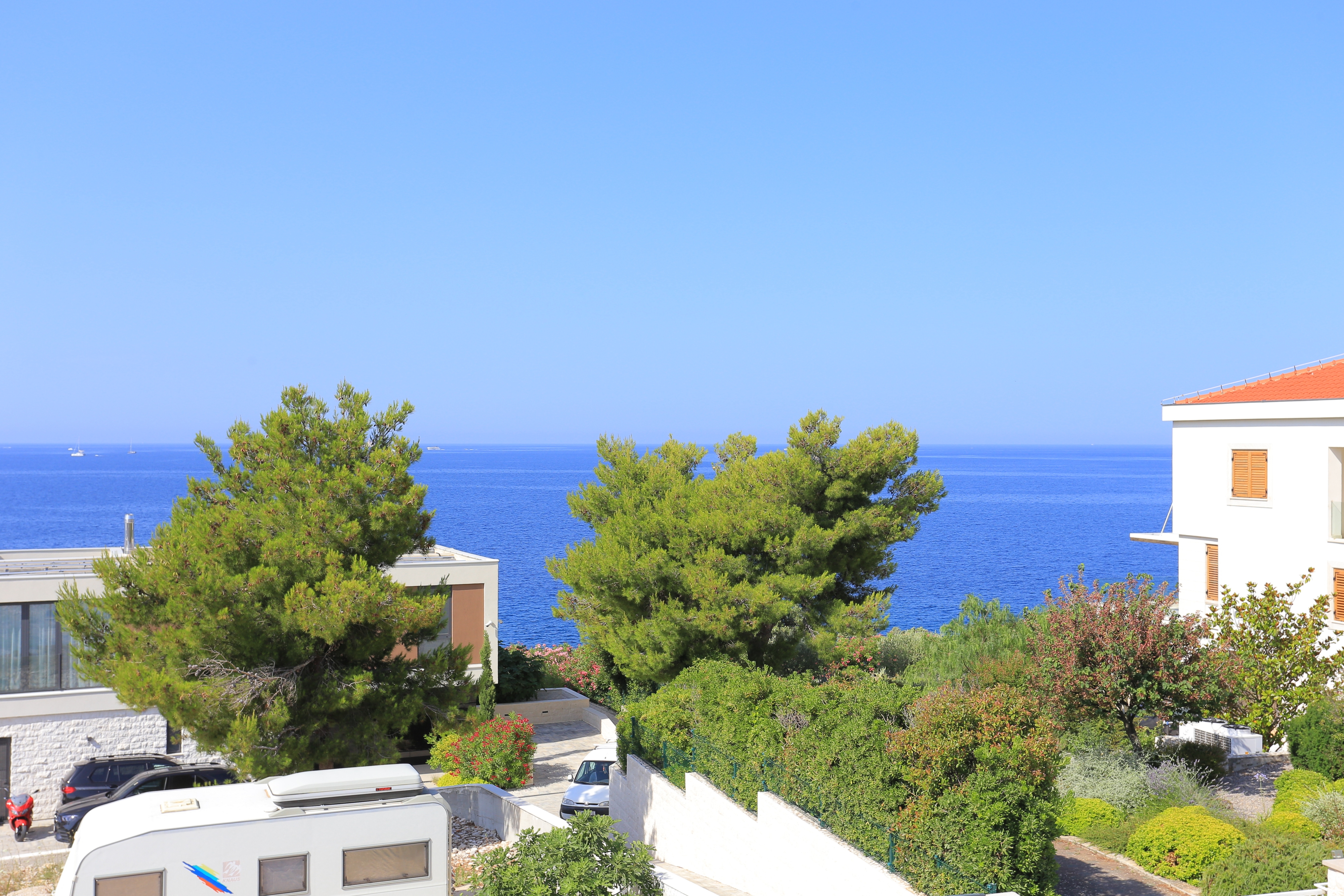 Two bedroom apartment with terrace and sea view Rogoznica  A-a