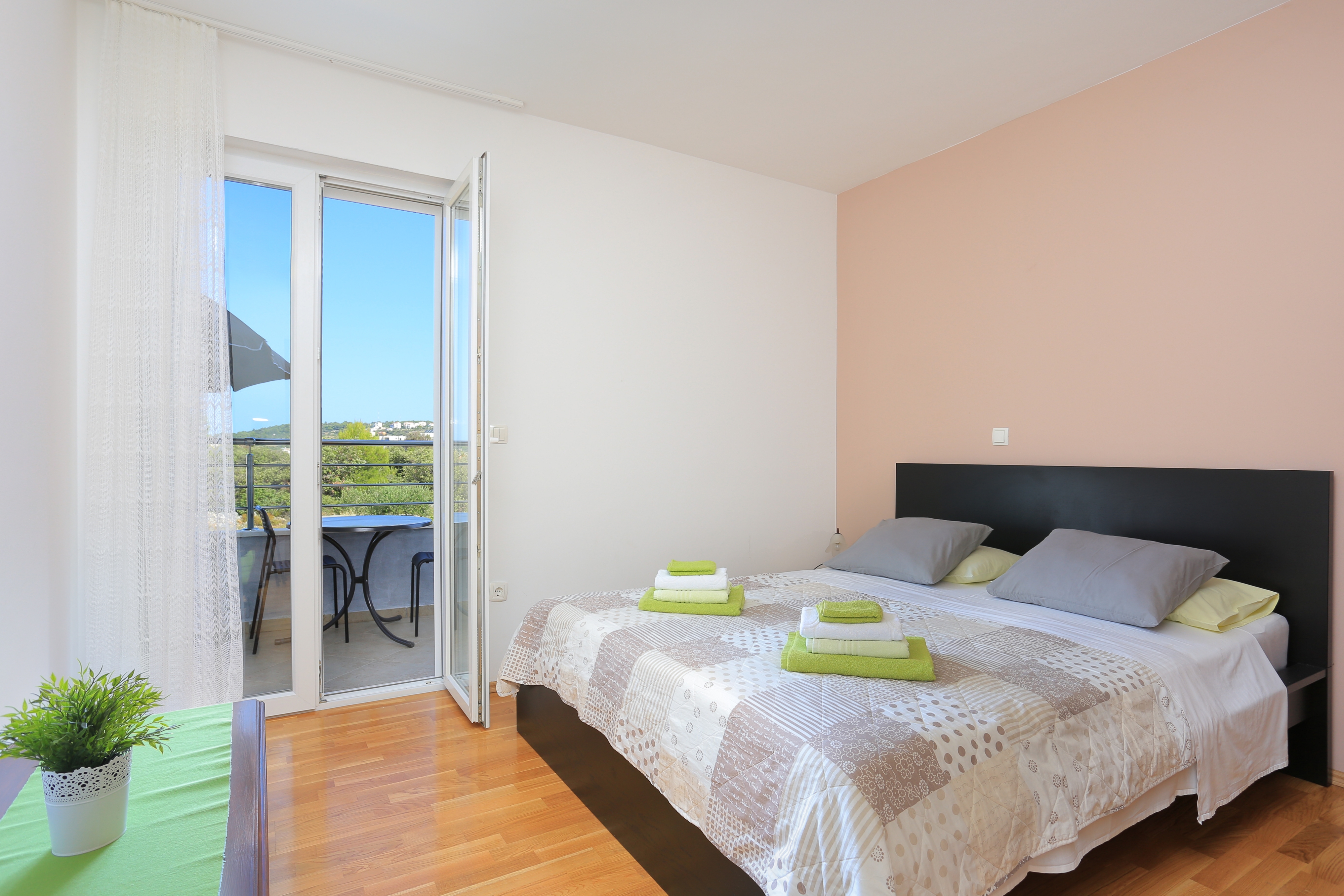 One bedroom apartment with balcony and sea view Rogoznica (A-19786-b) One bedroom apartment with balcony and sea view Rogoznica (A-19786-b)