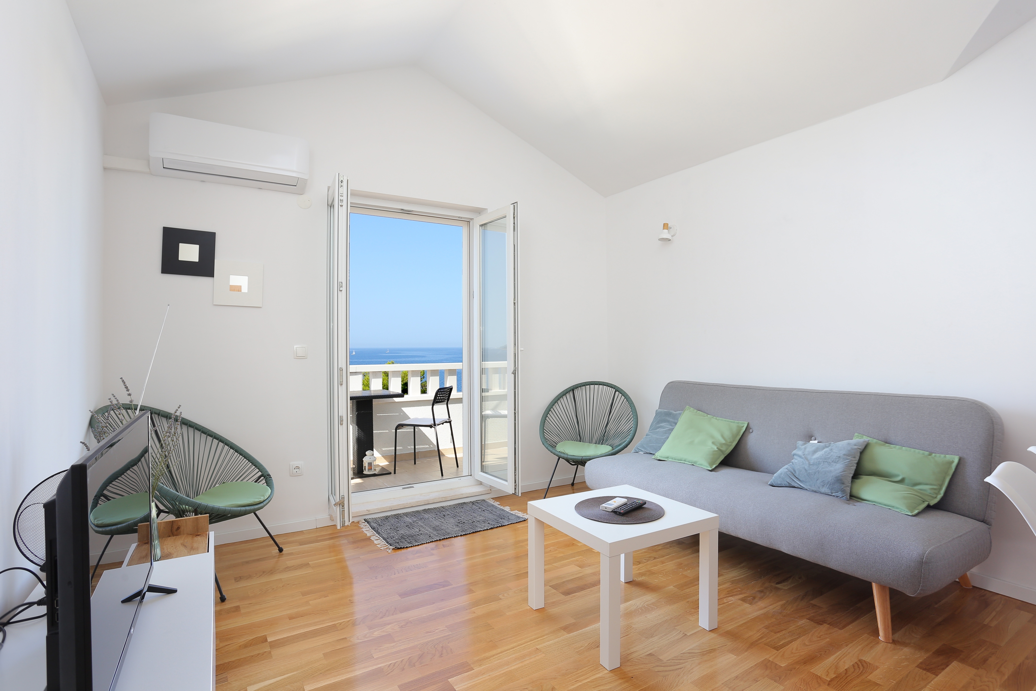 One bedroom apartment with balcony and sea view Rogoznica (A-19786-c) One bedroom apartment with balcony and sea view Rogoznica (A-19786-c)