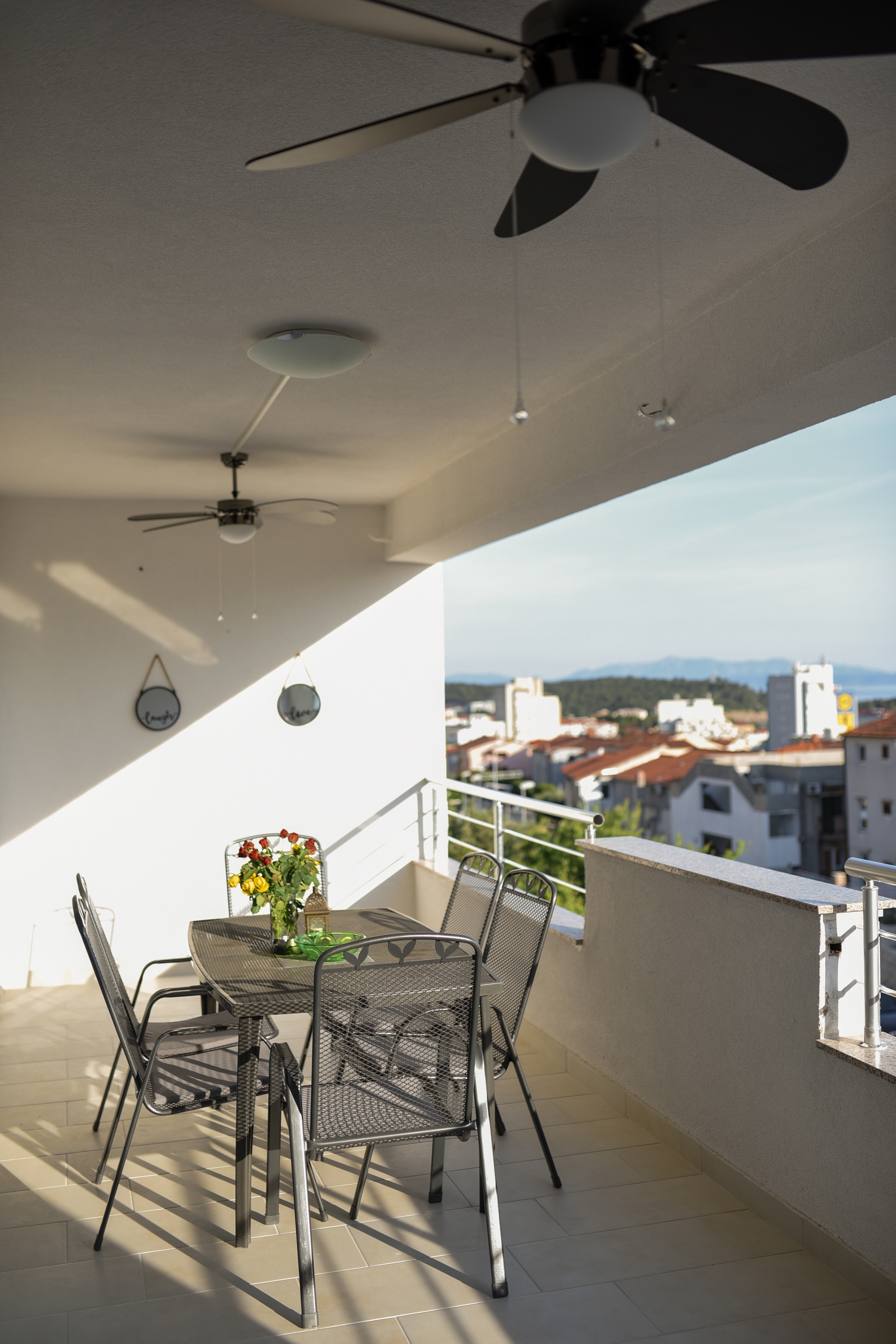 Three bedroom apartment with terrace and sea view Makarska  A-d